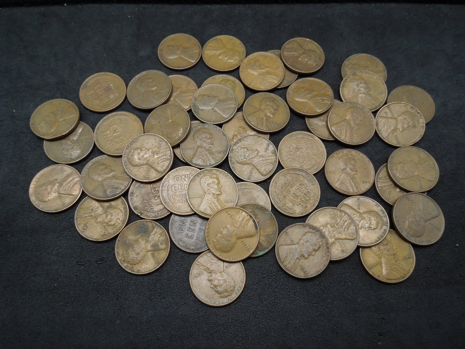 Lot of 50 1945 Lincoln Wheat Cents. (1 of 3)