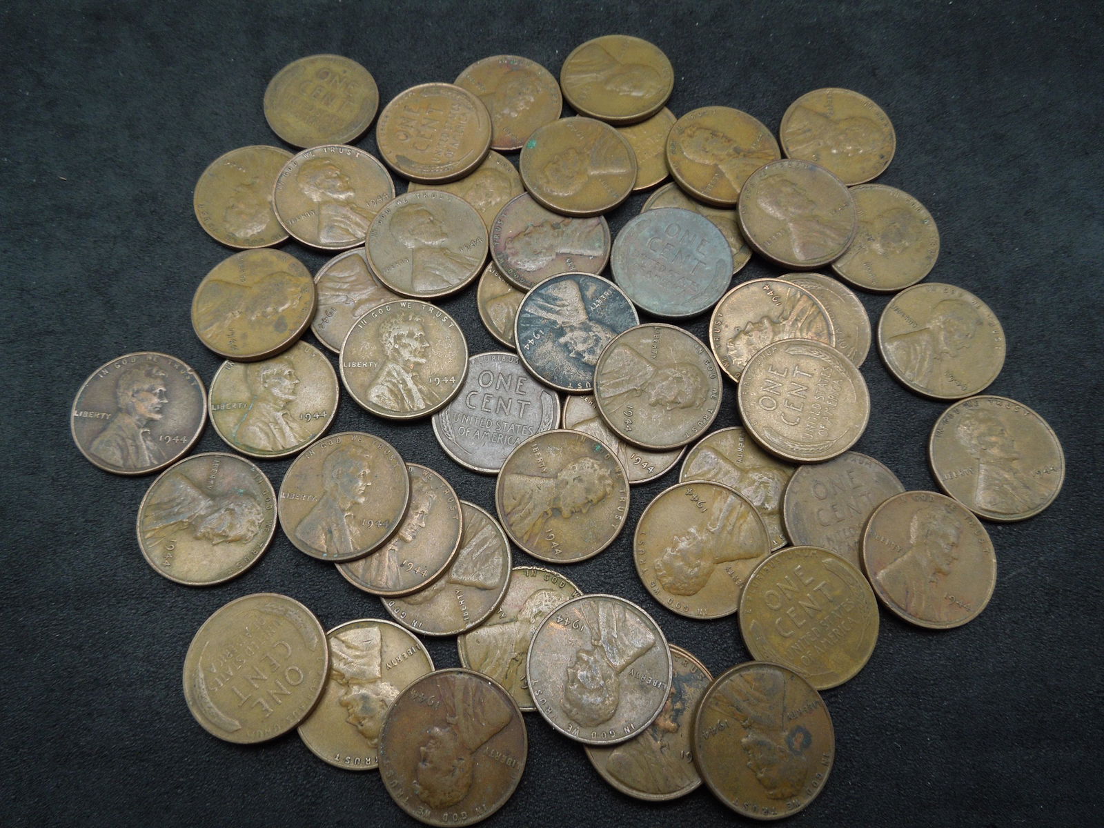 Lot of 50 1944 Lincoln Wheat Cents. (1 of 3)