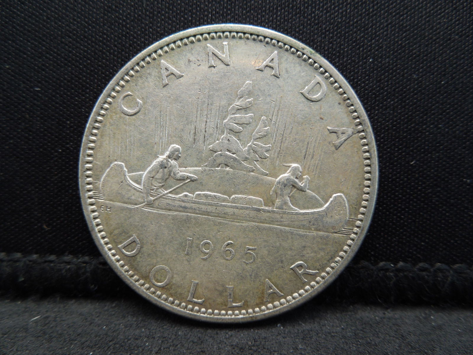 1965 Canada 80% Silver Dollar.  Coin Weighs 0.75 Troy (1 of 2)