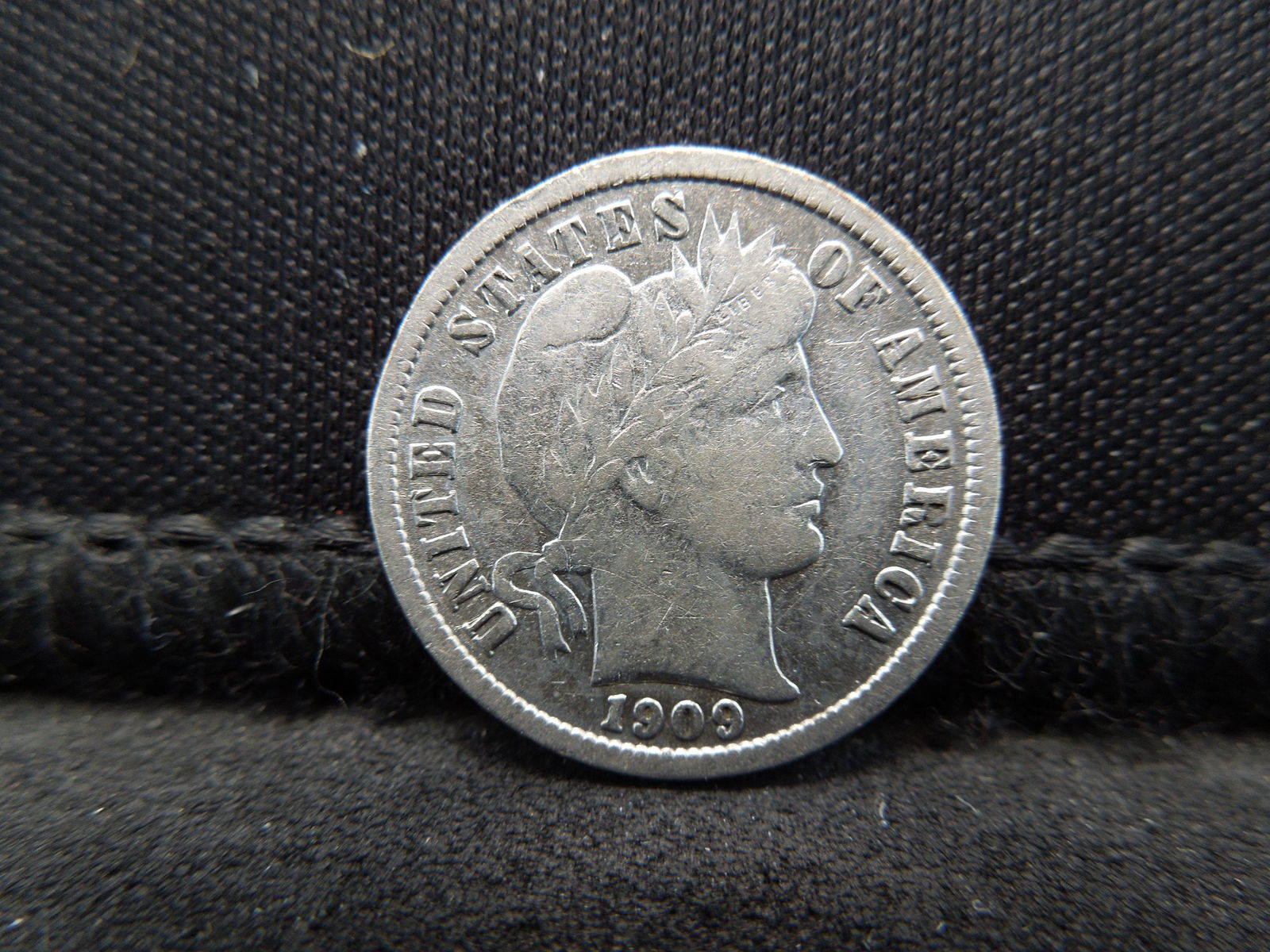 1909 Barber Dime.  Full Bold Liberty. (1 of 2)