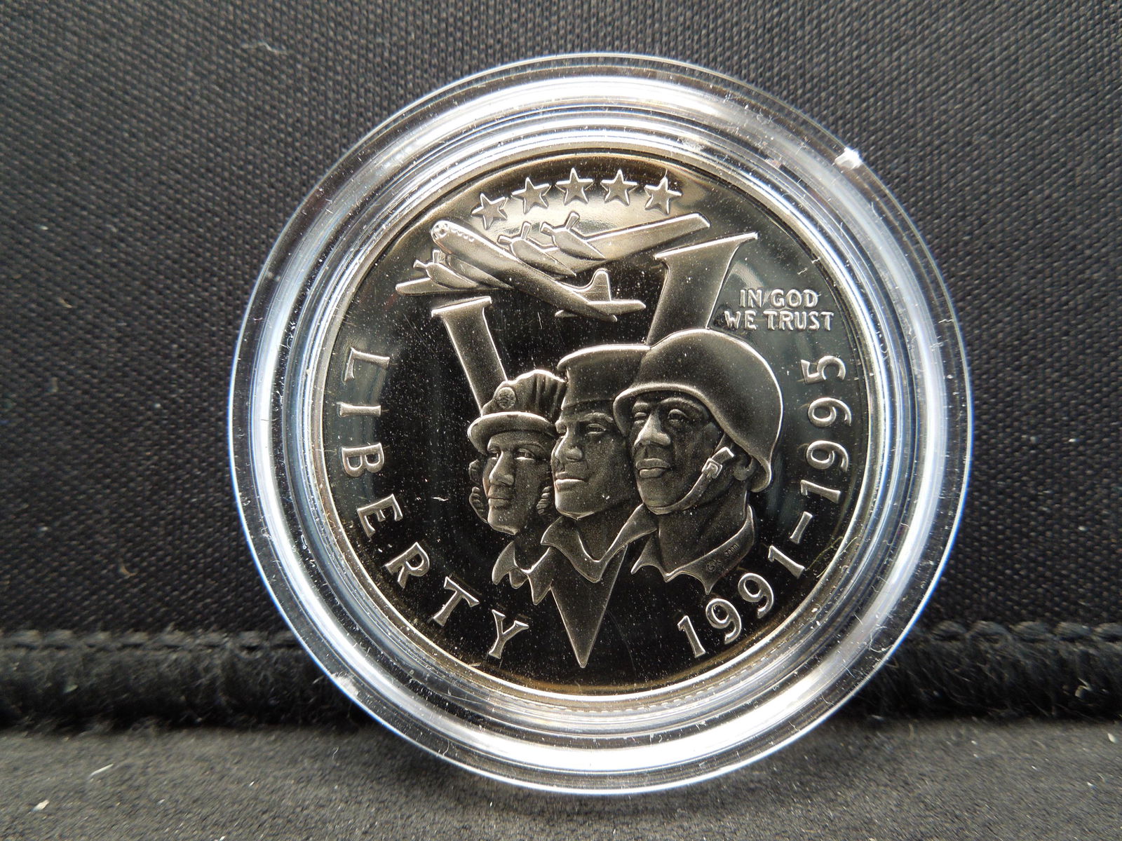 1991-1995 World War II Commemorative Proof Half Dollar (1 of 2)