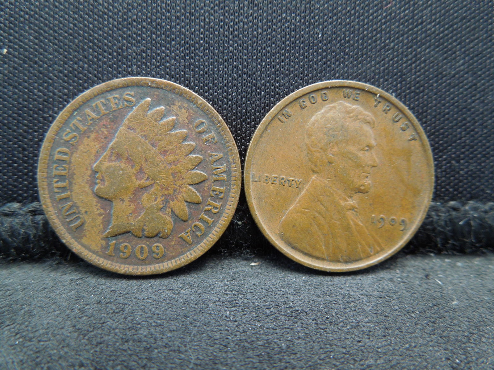 1909 Indian Cent and 1909-VDB Lincoln Cent. (1 of 2)