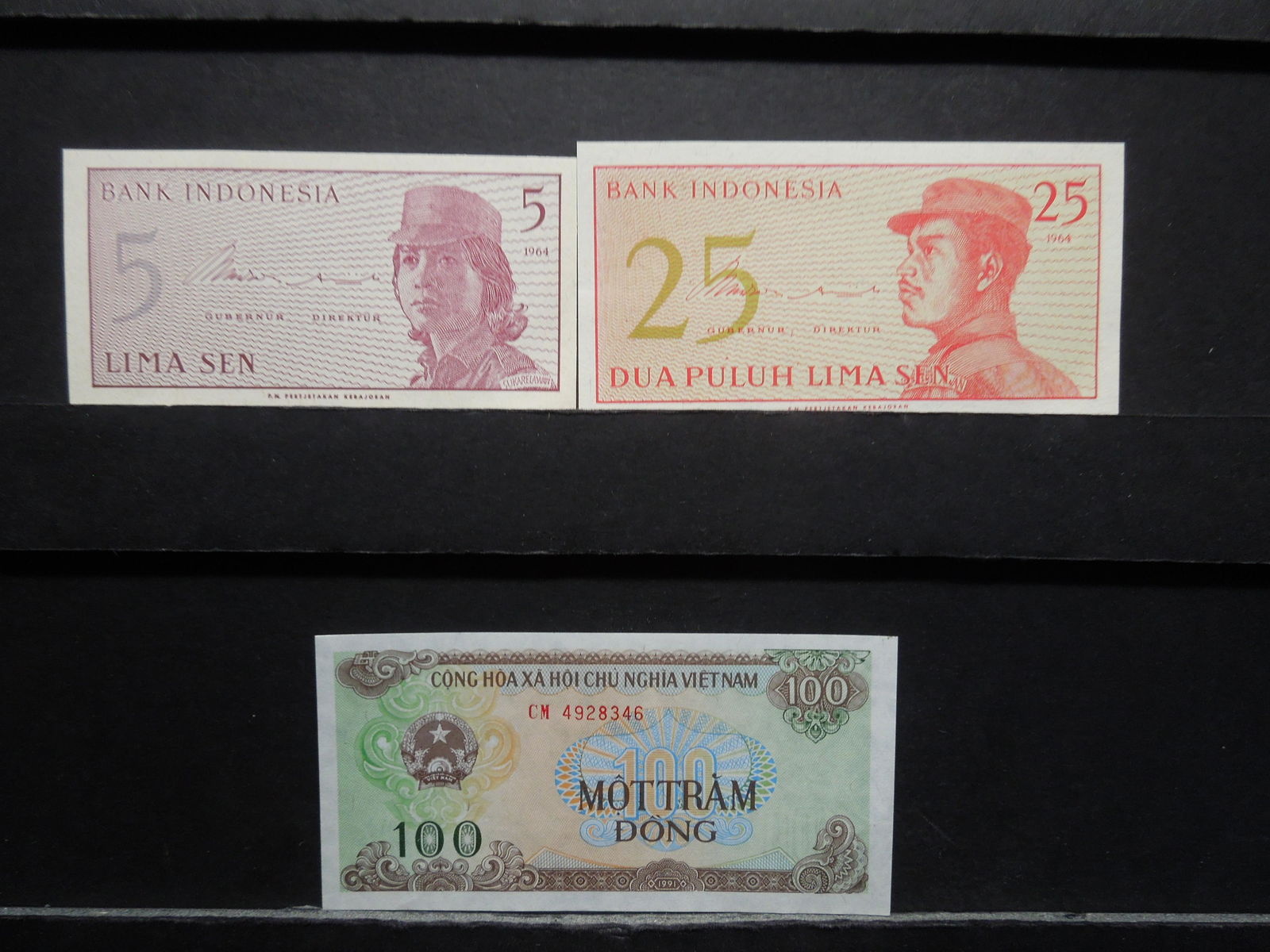 (3) CRISP FOREIGN NOTES (INDONESIA/VIETNAM/INDONESIA) (1 of 5)