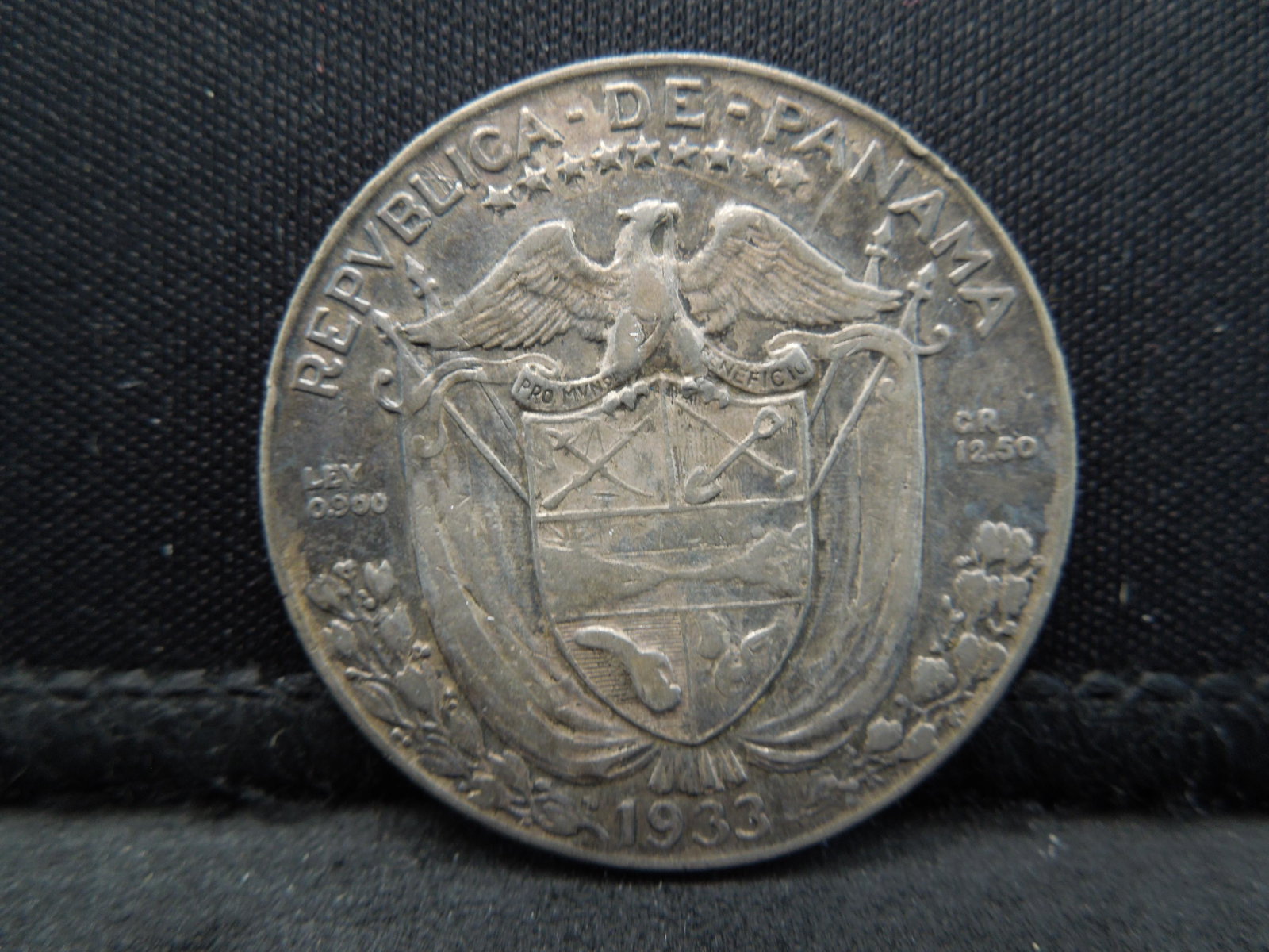 1933 Panama Silver 1/2 Balboa (1 of 2)