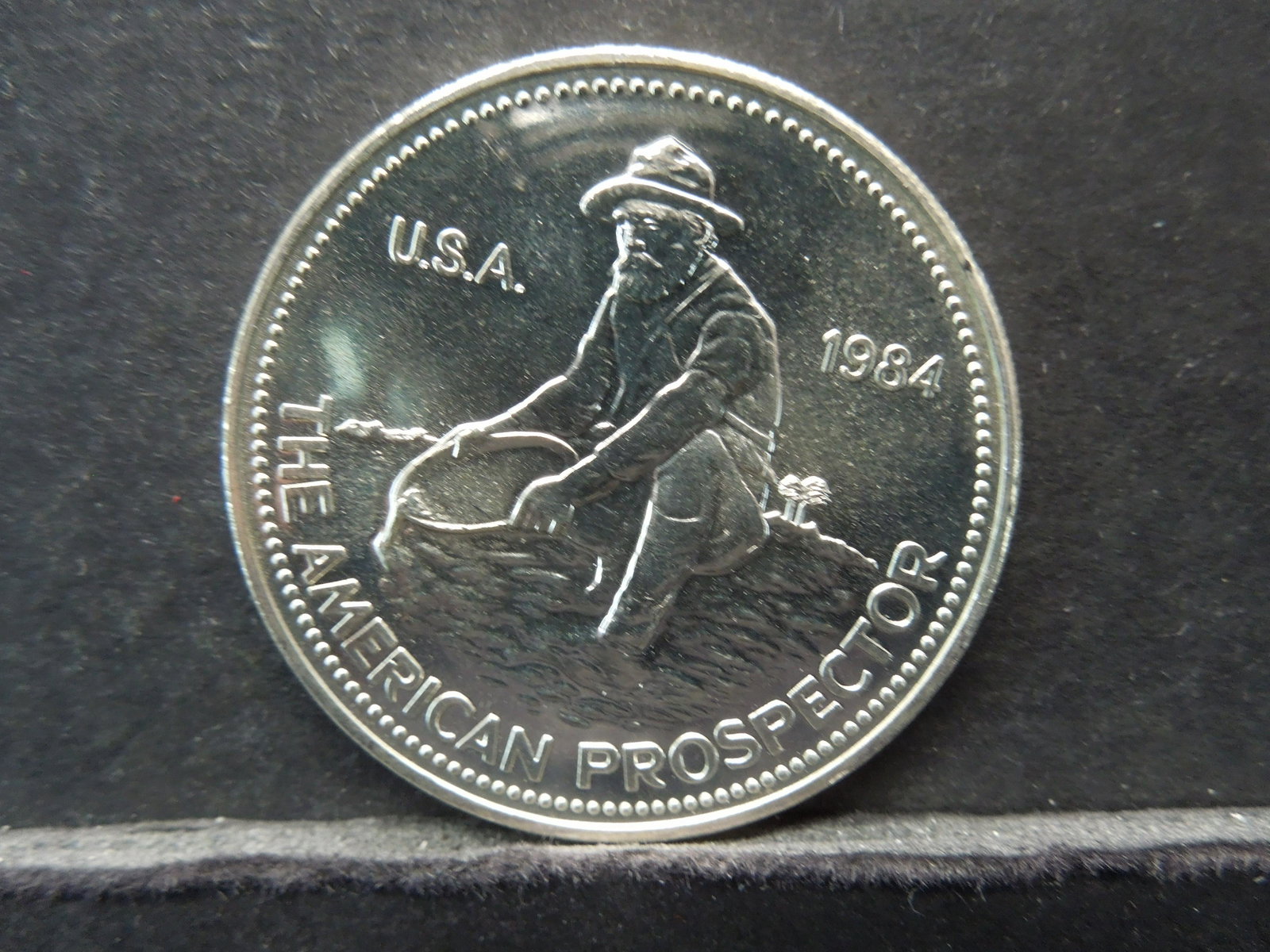 1984 Engelhard American Prospector 1oz .999 Silver Coin: 1984 Engelhard American Prospector 1oz .999 Silver Coin - BU/MS