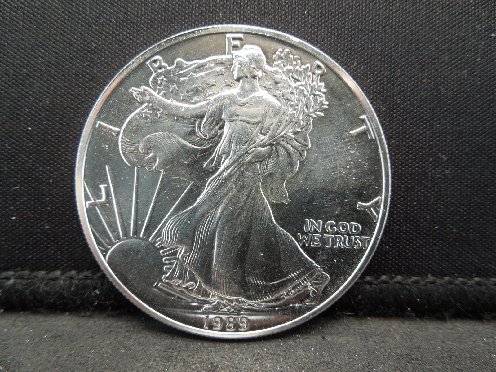 1989 American Silver Eagle.  GEM BU. (1 of 2)