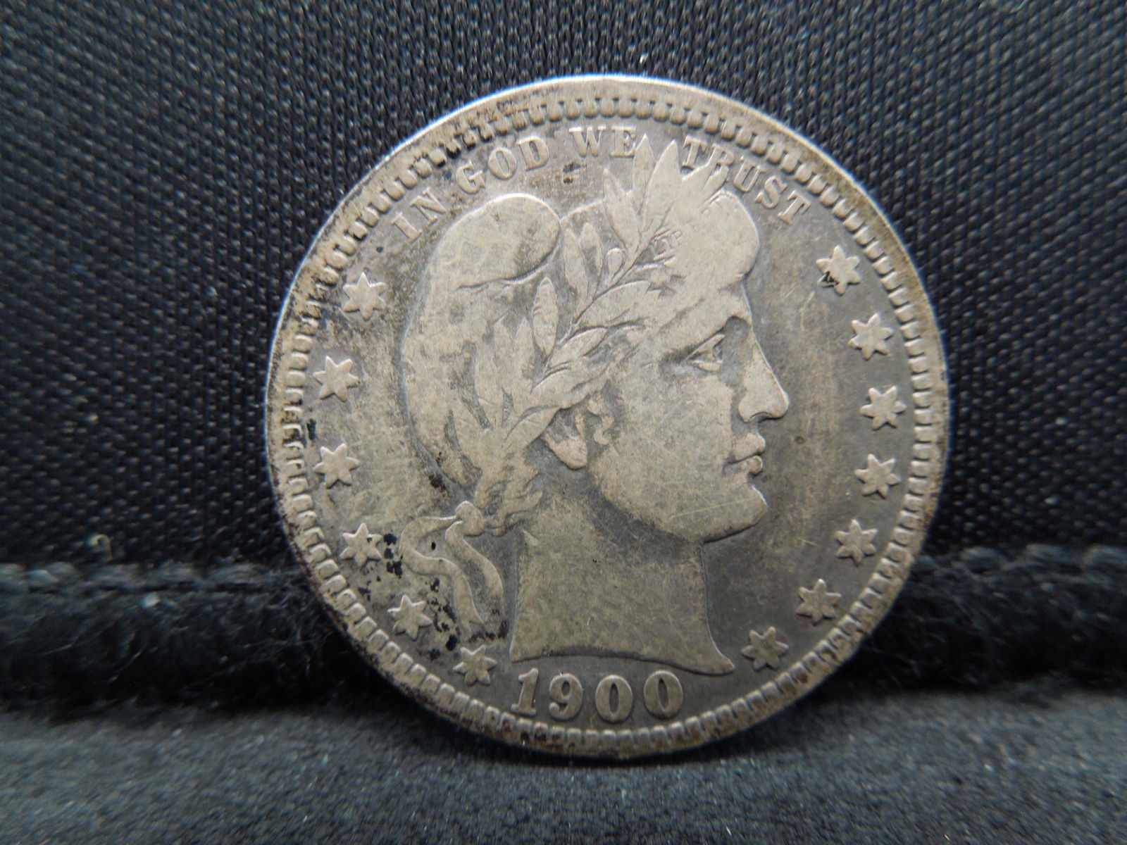 1900-O Semi-Key Date Barber Quarter. (1 of 2)