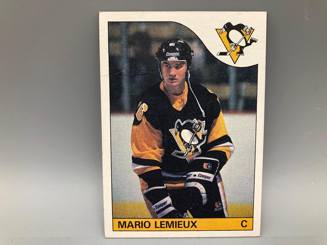 1985-86 Topps Mario Lemieux #9 Rookie Card - Creased: 1985-86 Topps Mario Lemieux #9 Rookie Card - Creased