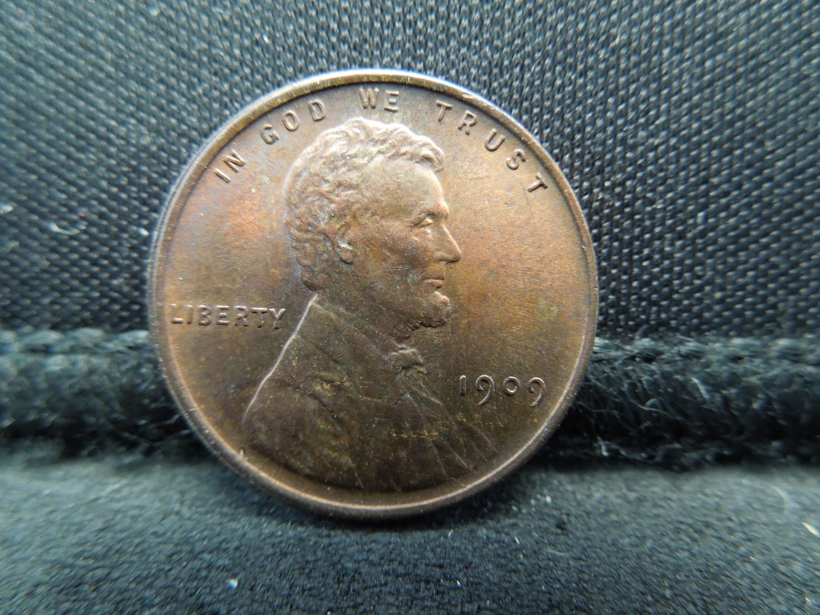 High Grade 1909 Lincoln Cent (1 of 2)