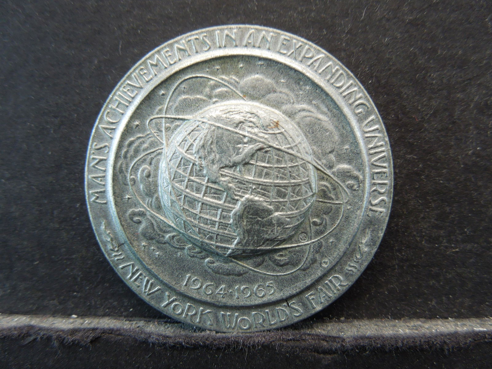 1964 NY World's Fair Token - 300th Anniversary of NY (1 of 2)
