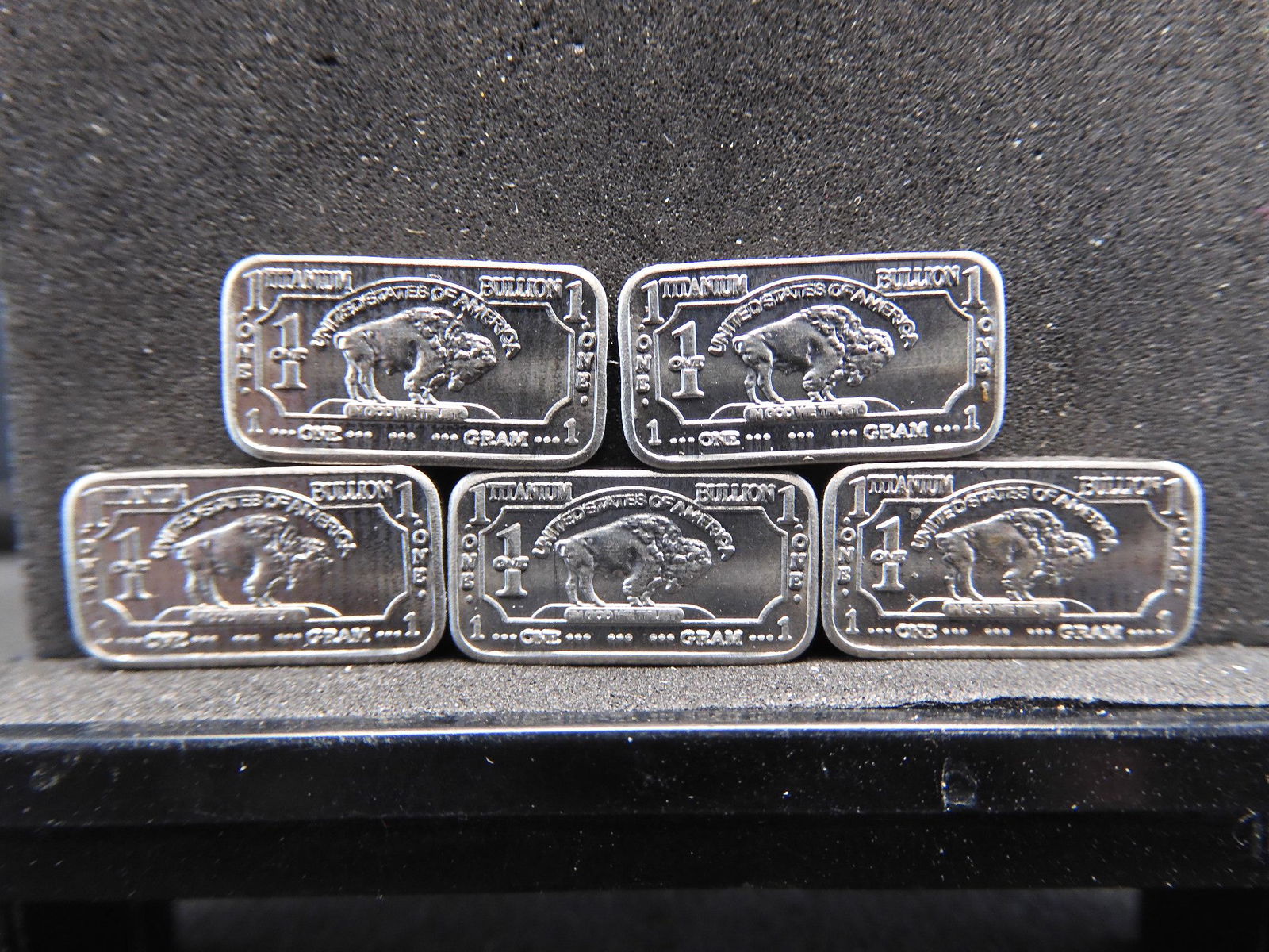 5 One Gram Titanium Bullion Bar (1 of 2)