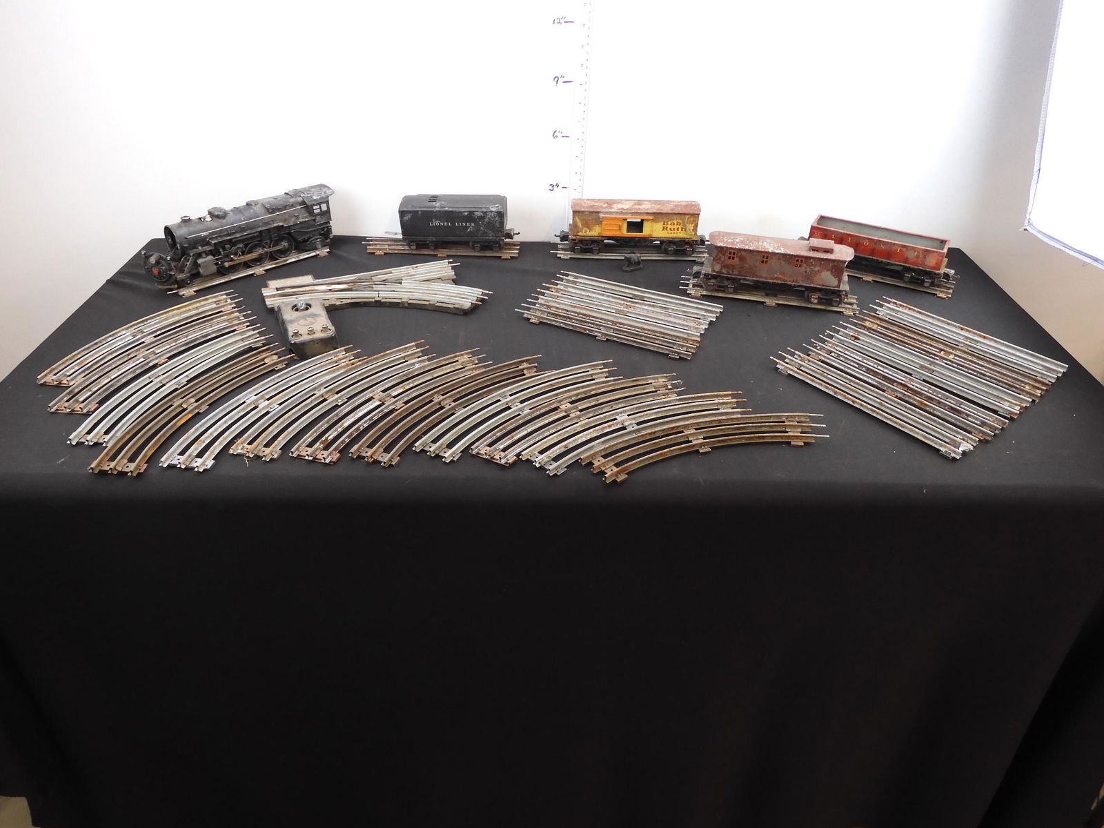 Lionel Engine # 5690 w/Coal Tender, Caboose, Two Cars & (1 of 15)