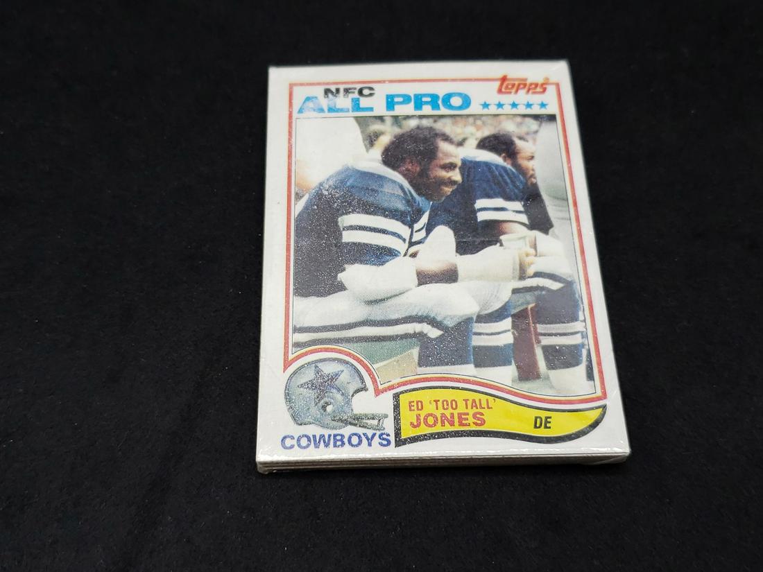 1982 Topps Football Cello Pack Ed Jones Top HOF (1 of 2)