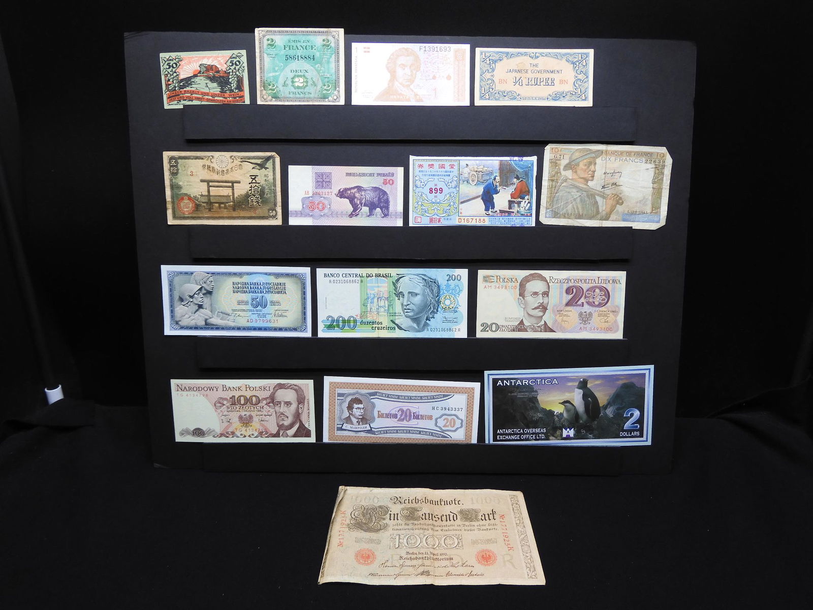 15 World Currency Notes - Various Countries (1 of 8)