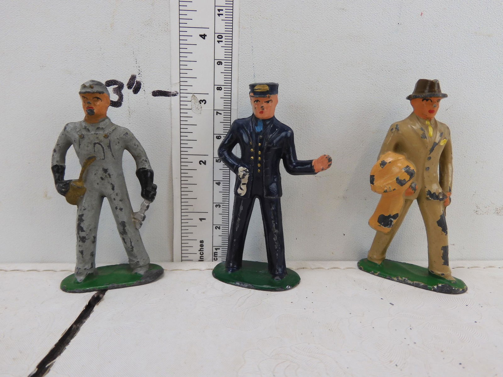 3 Barkley or Manoil miniature lead figures of (1 of 8)