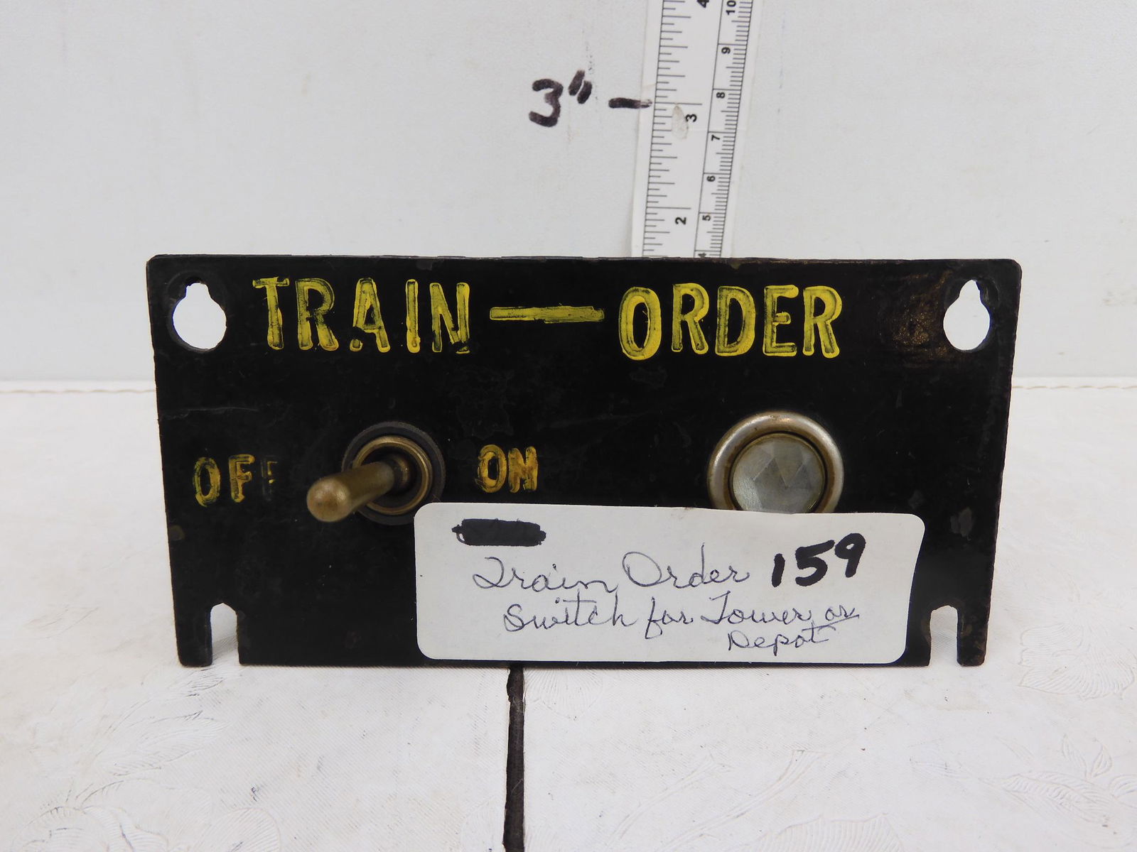 â€œTRAIN ORDERâ€ toggle switch & push button (1 of 4)