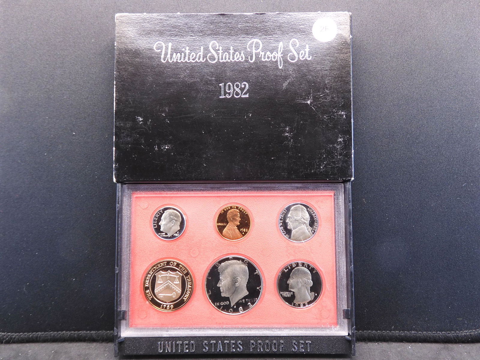 1982-S US Proof Set 5 coin set and the Mint Medallion (1 of 3)