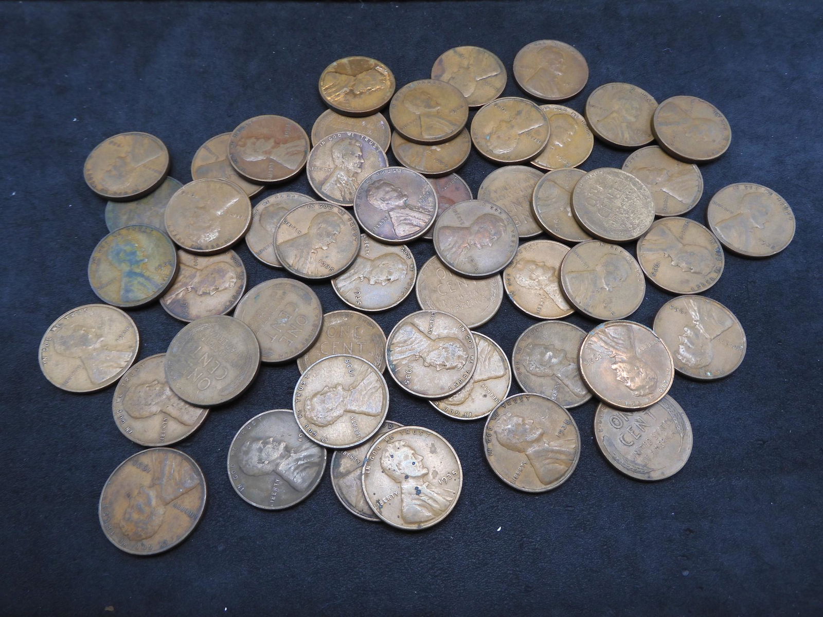 50 -1935 Lincoln Head Wheat Cents. (1 of 3)