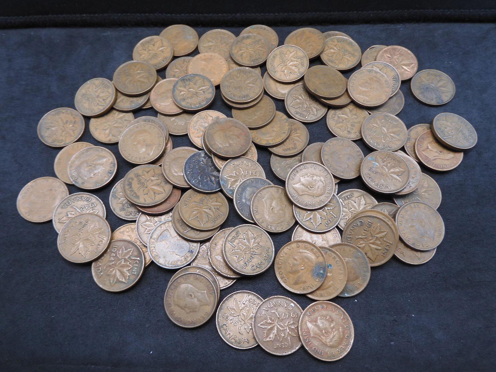 Lot of Canadian Cents Mixed Dates (1 of 4)