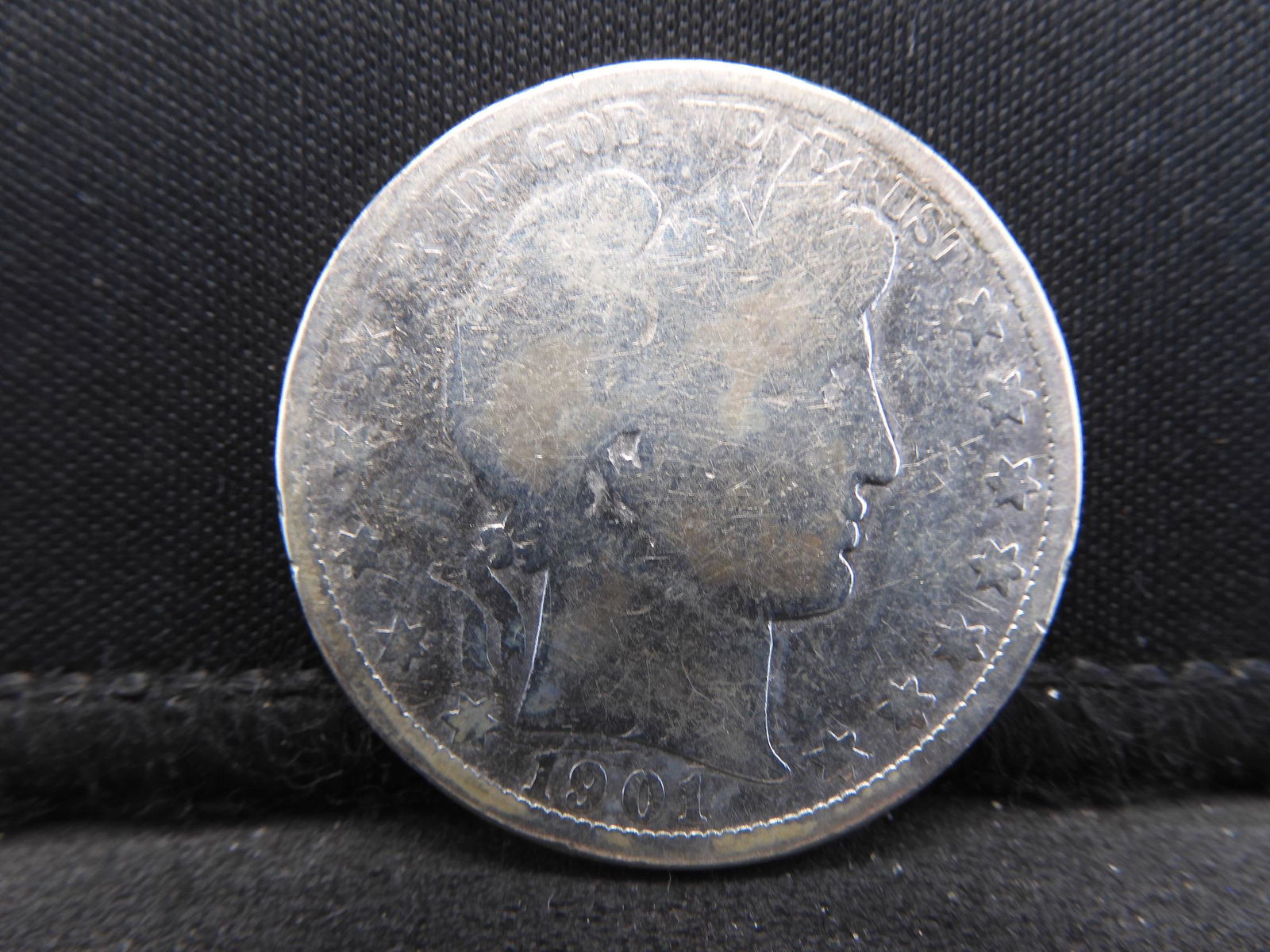 1901-O Semi-Key Date Barber Half Dollar. (1 of 2)