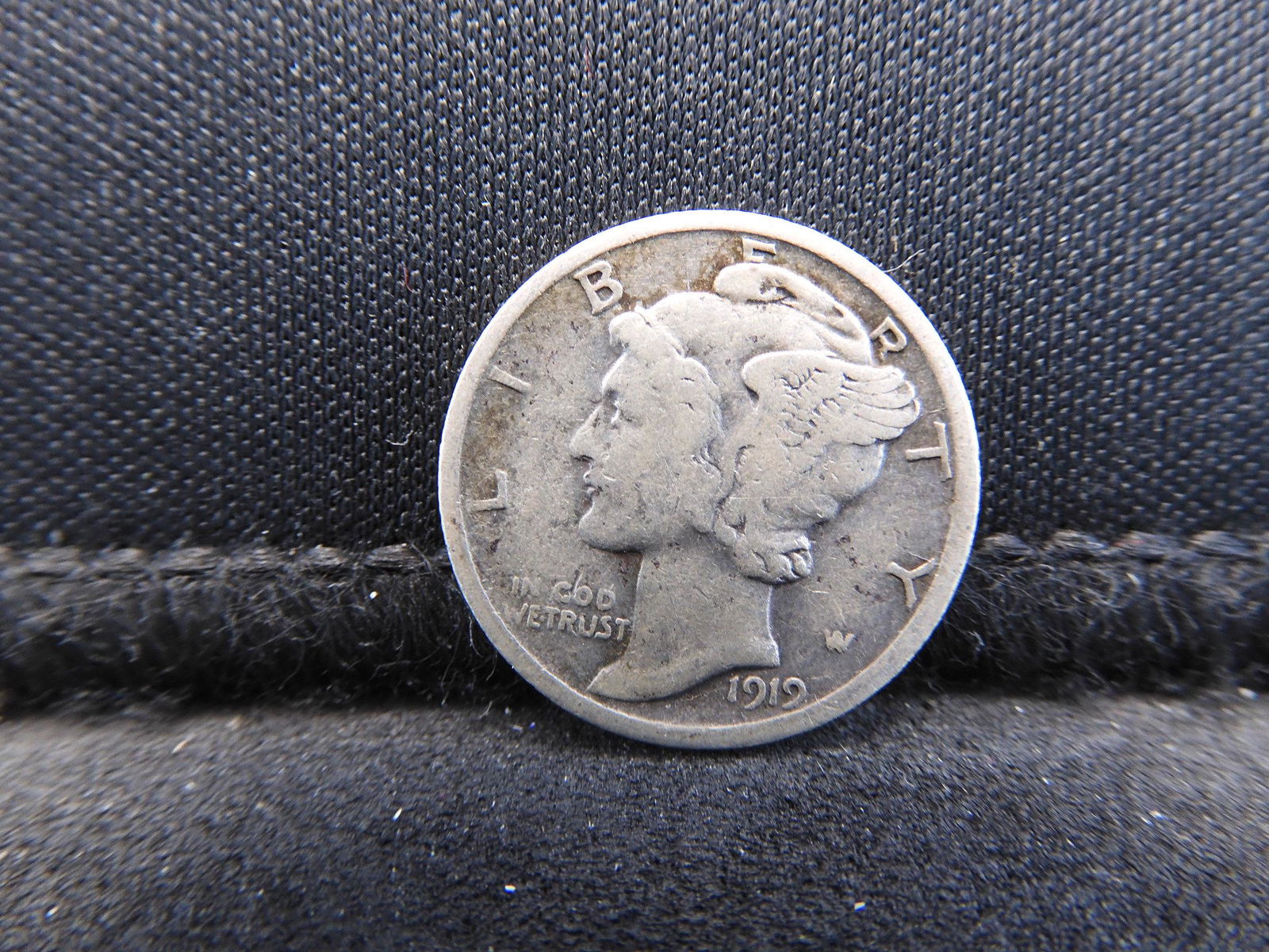 1919-D Semi-Key Date Mercury Dime. (1 of 2)