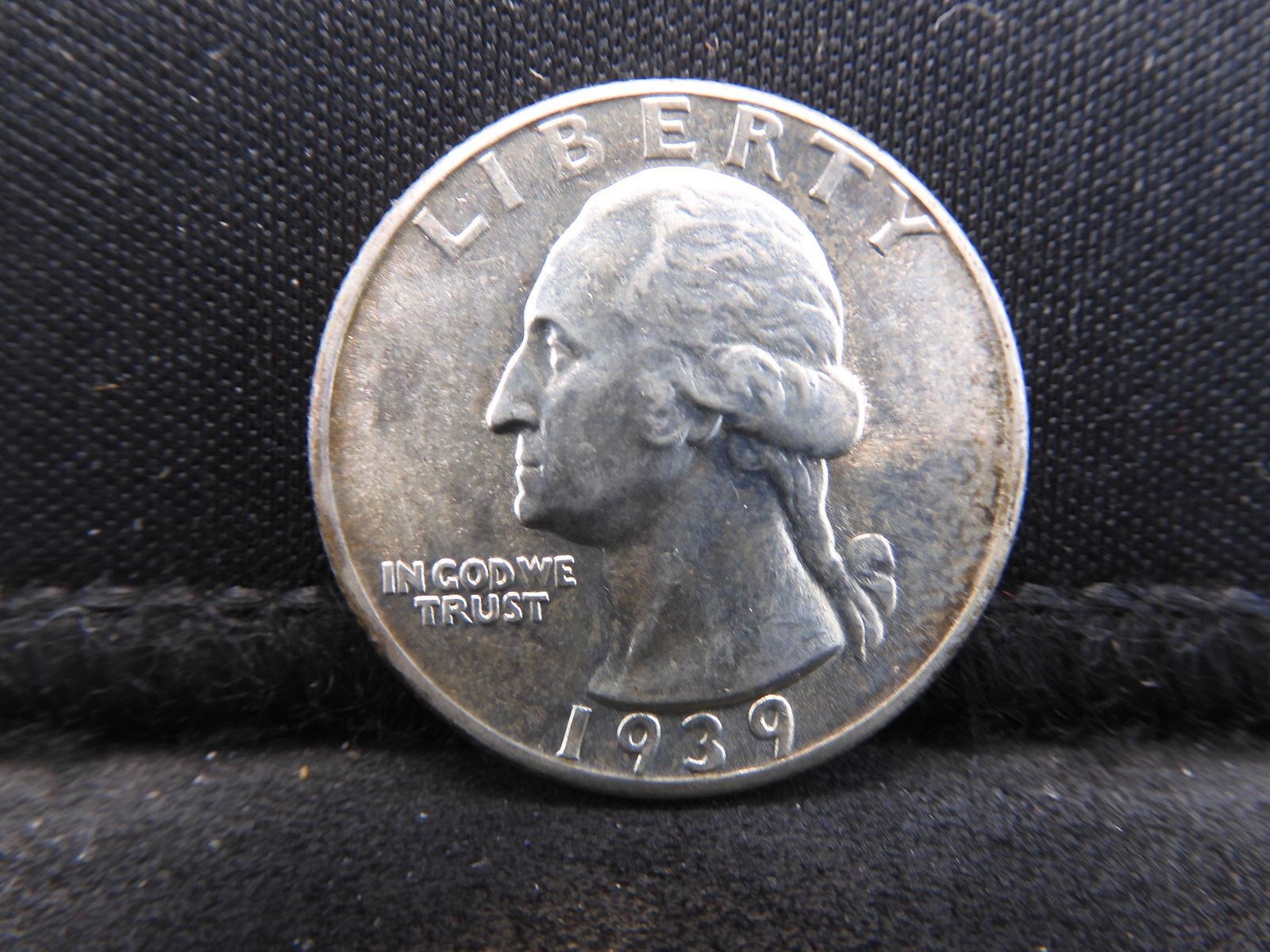 1939 Brilliant Uncirculated Washington Quarter. (1 of 2)