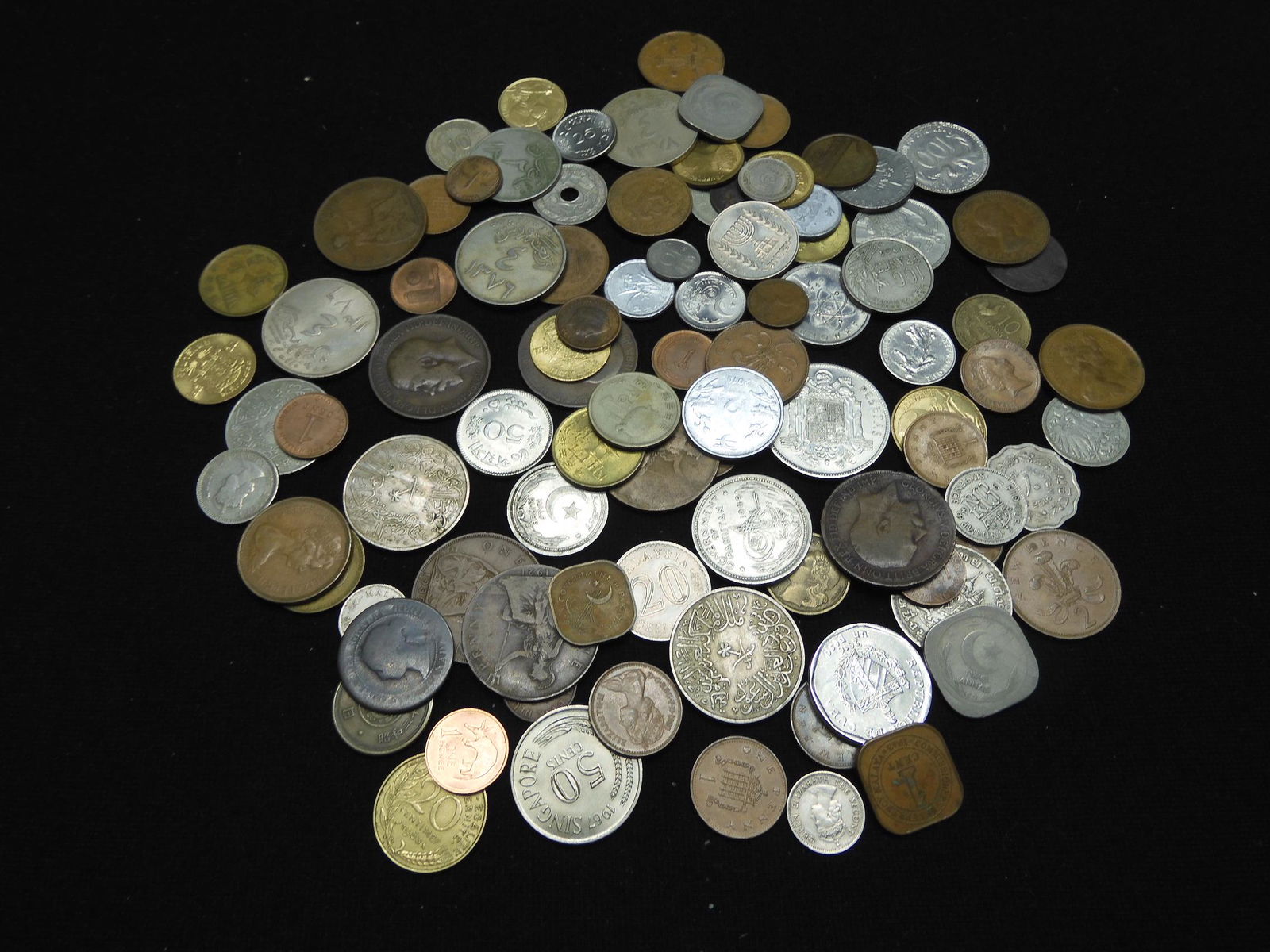 Mixed Group of Foreign Coins.  Coins Weigh 1.1 Pounds. (1 of 5)