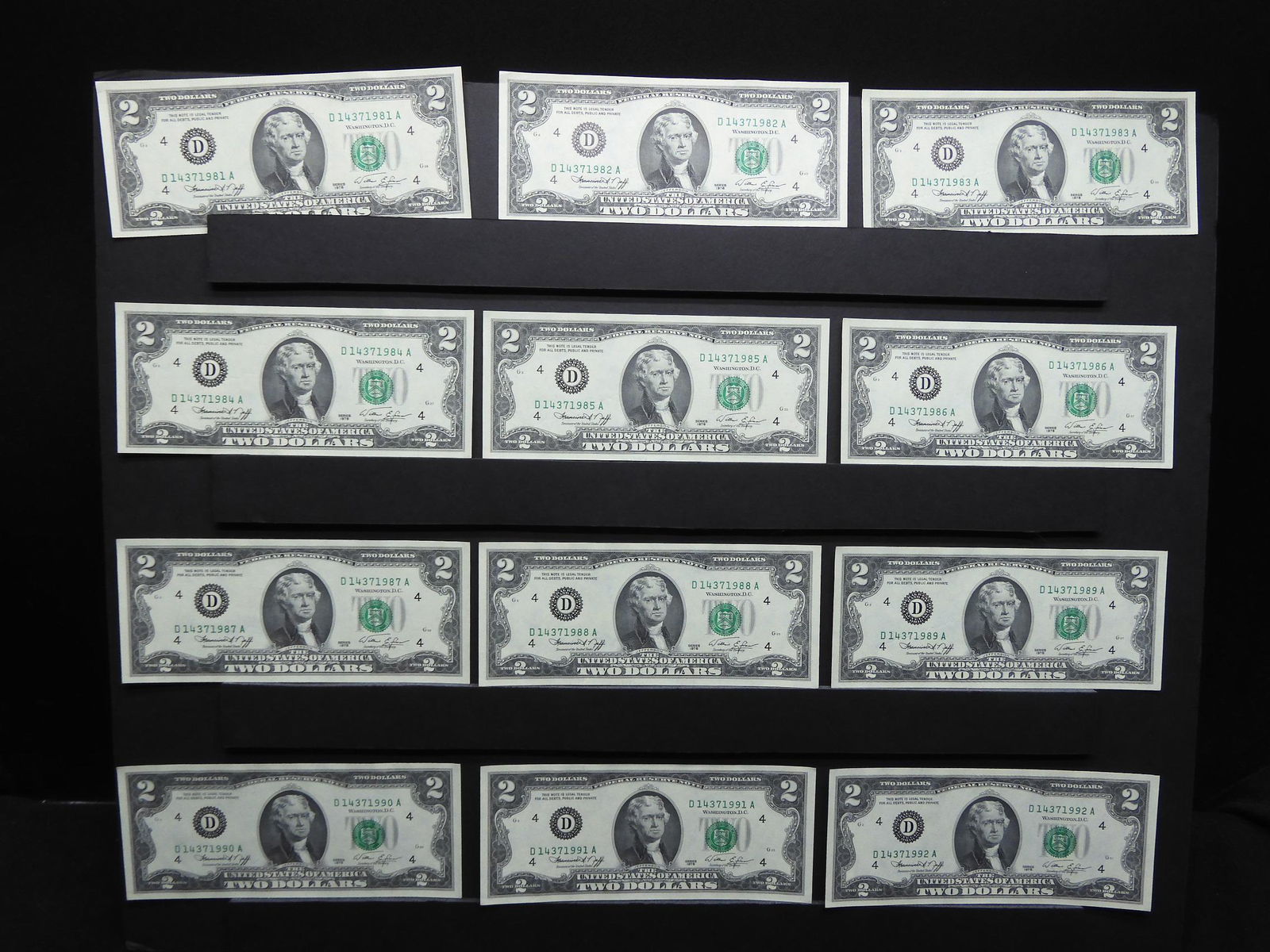 (12) 1976 $2 Bicentennial Consecutive Serial #s. GEM (1 of 11)