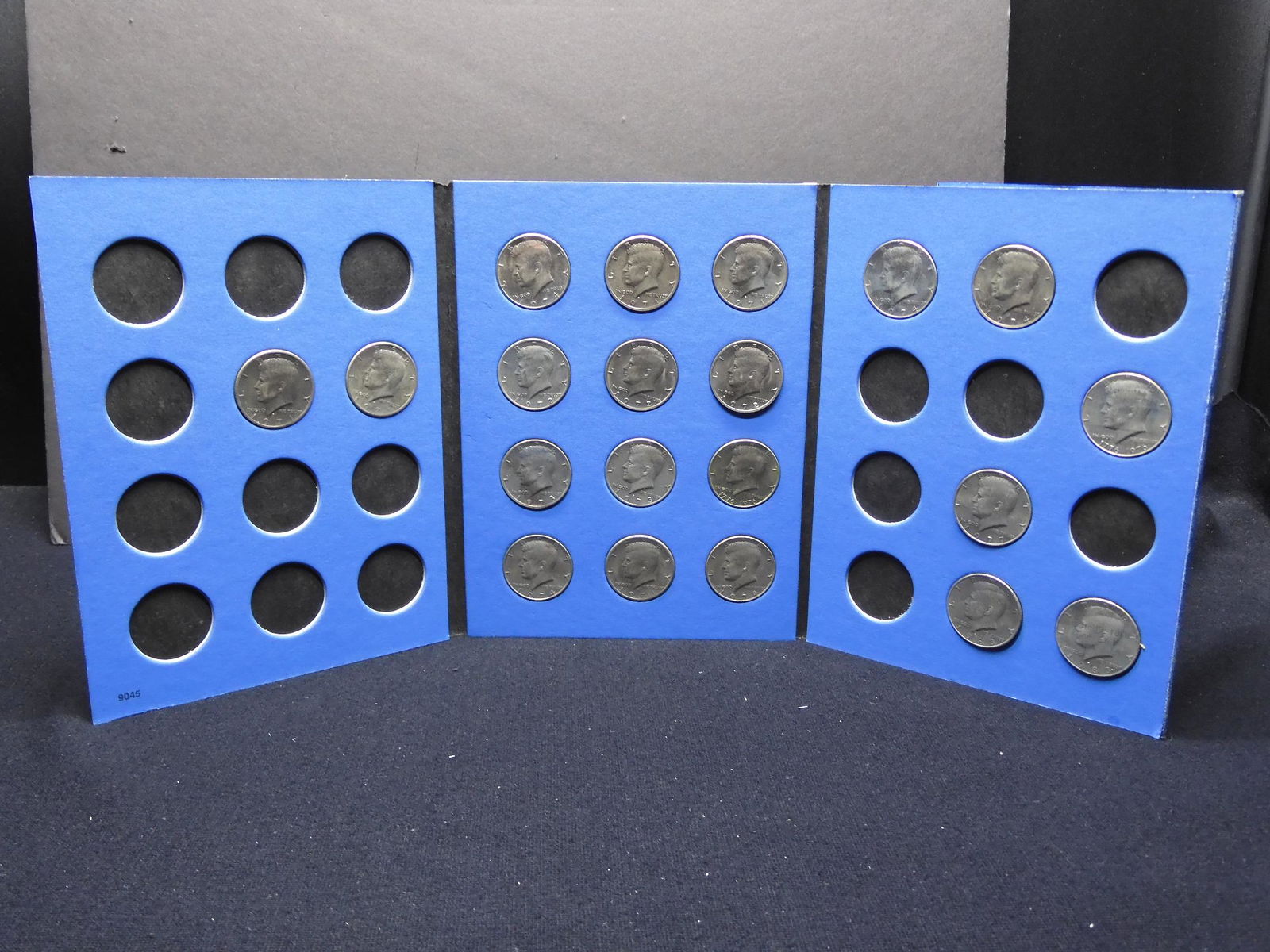 Whitman Coin Folder Kennedy Half Dollars 21 Coins , All (1 of 7)