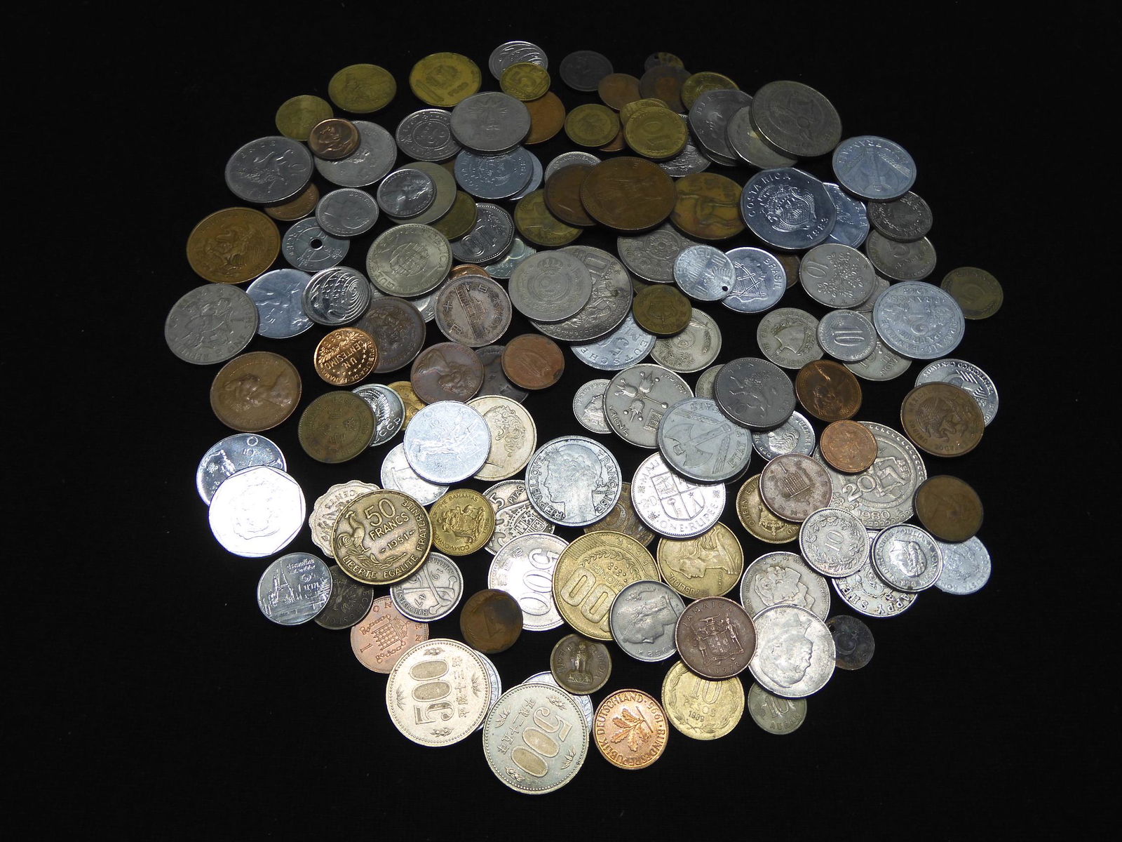 1.50 Pound Bag Well Mixed World Coins (1 of 5)