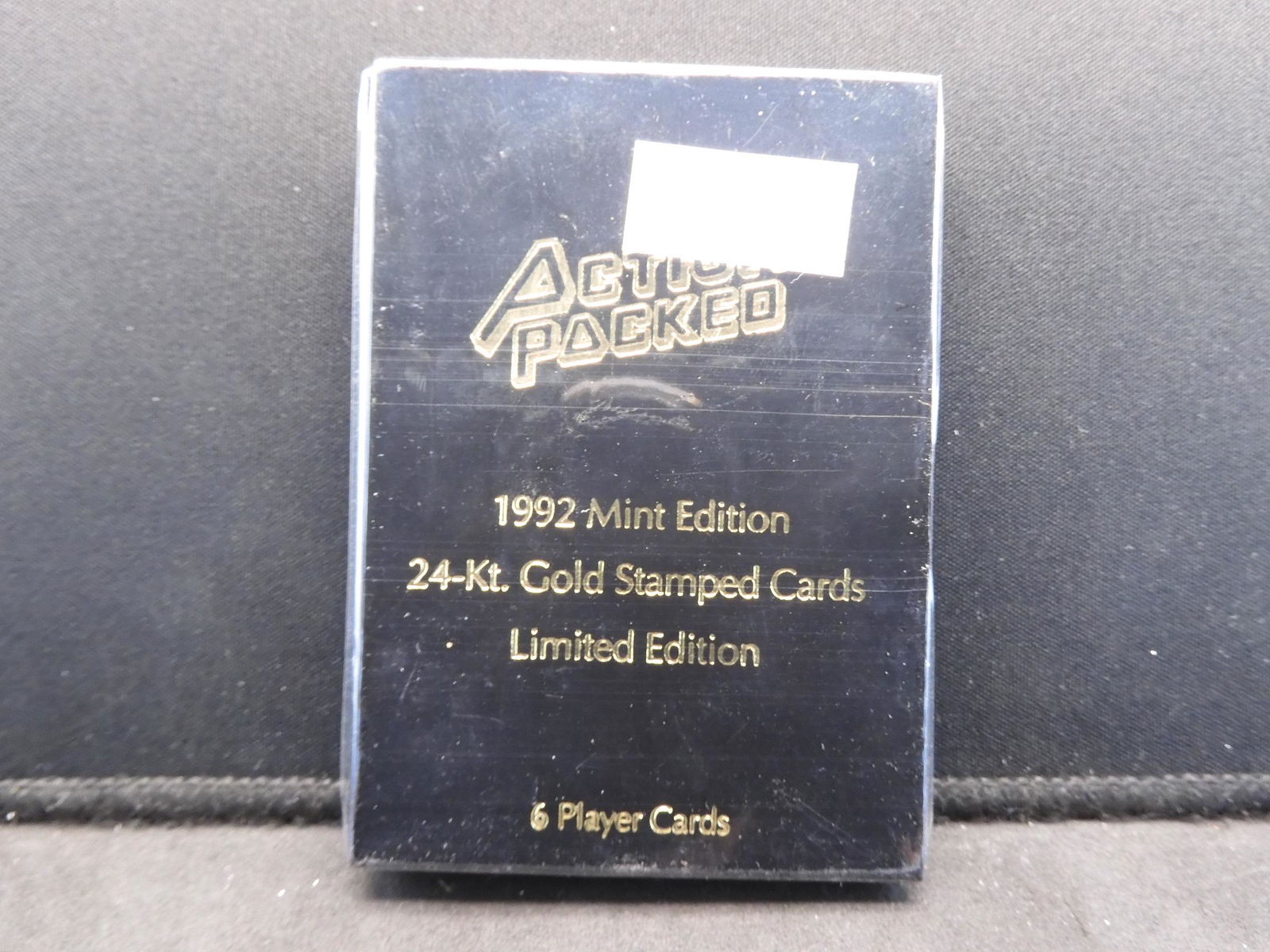 Action Packed 1992 Mint Edition 24kt Gold Stamped Cards (1 of 4)
