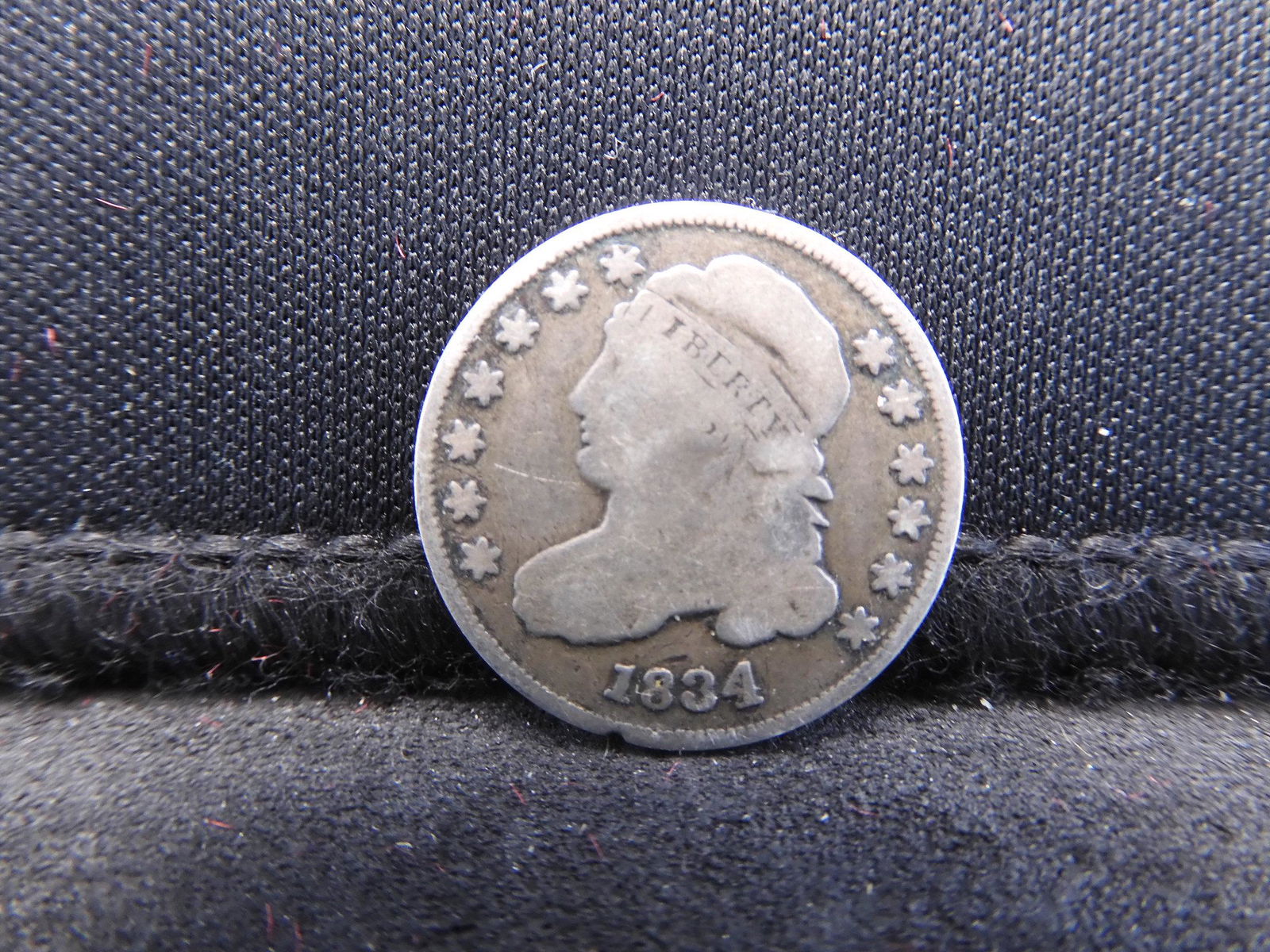 1834 Capped Bust Dime Full Liberty (1 of 2)