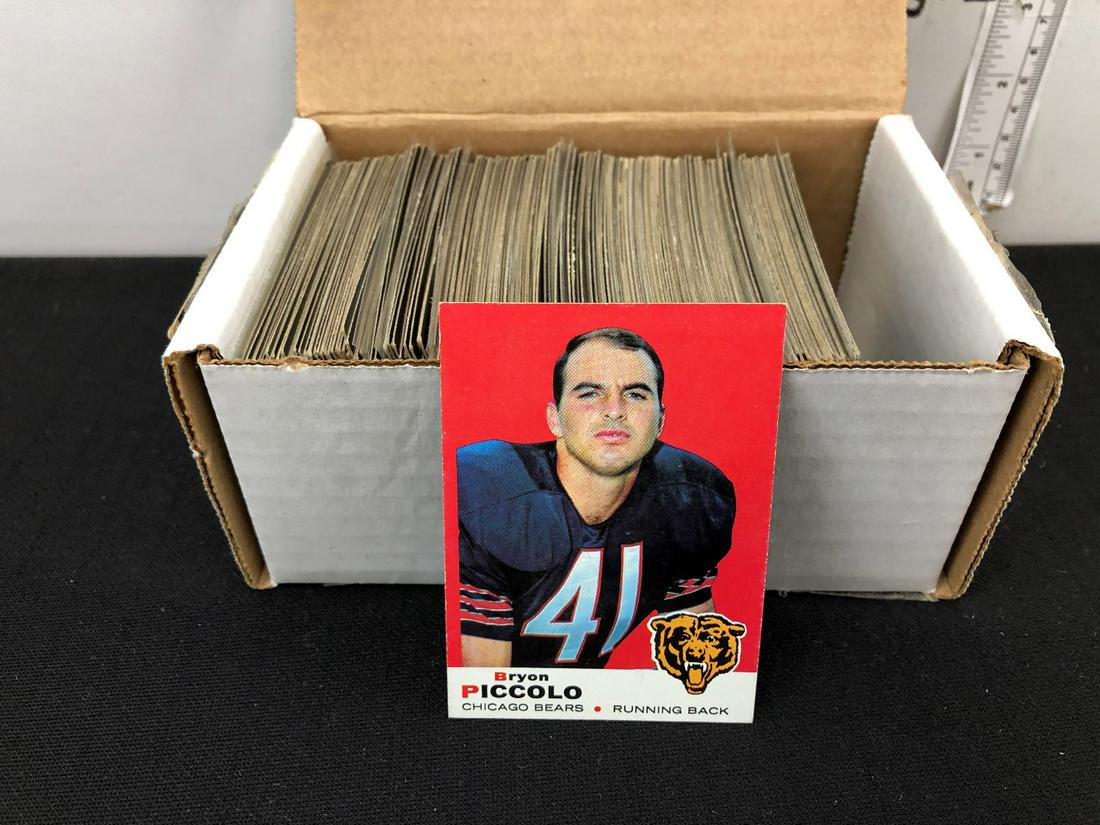 1969 Topps Football Complete Set - Set seems to average (1 of 9)