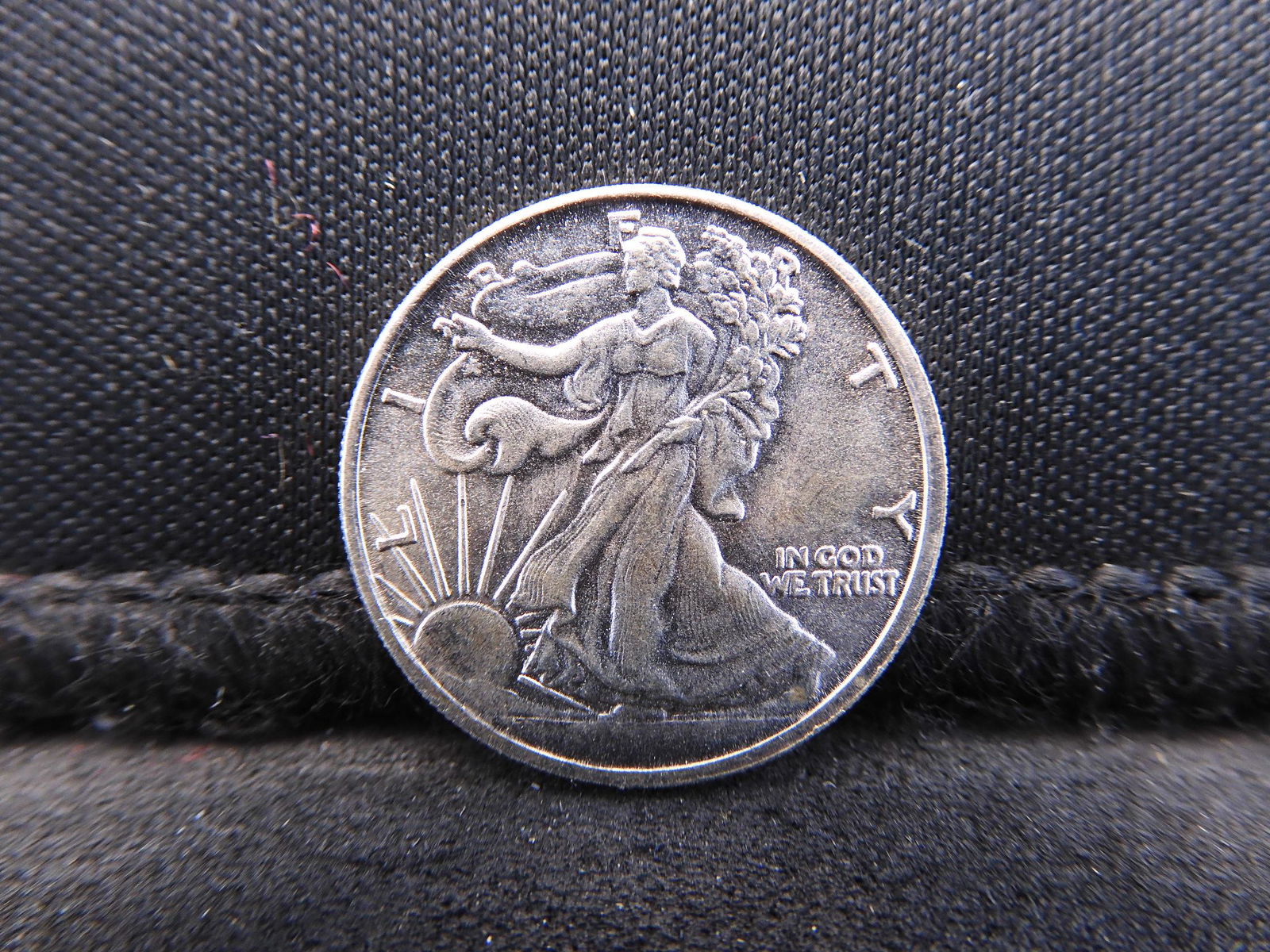 1/10 Troy Ounce .999 Fine Silver Round by Money Metals (1 of 2)