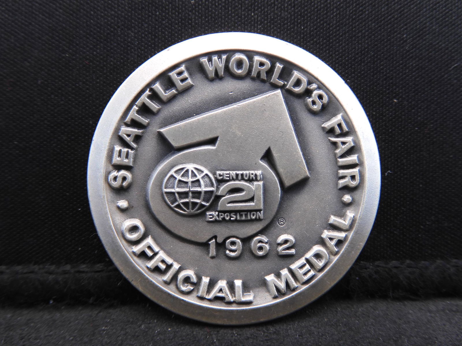 30 Gram .999 Silver Round Depicting 1962 Seattle (1 of 2)