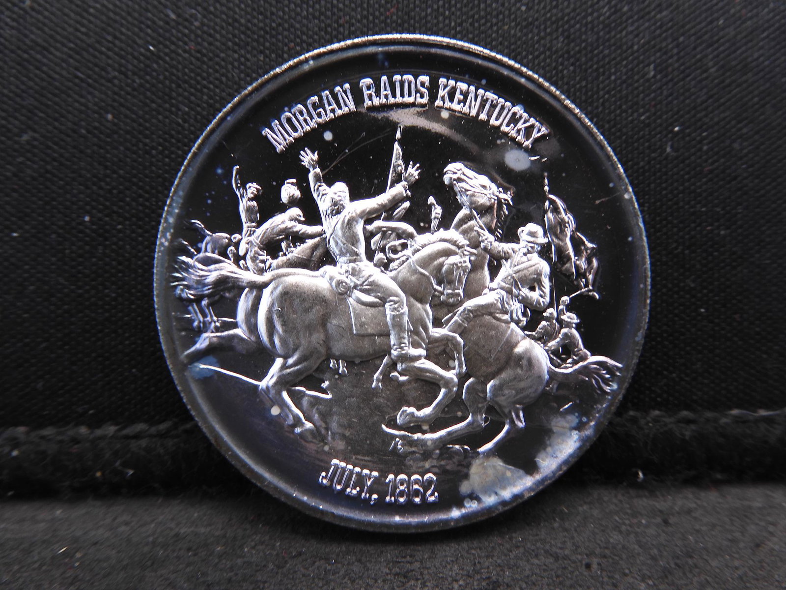 26 Gram .999 Fine Silver Round Depicting Morgan Raids: 26 Gram .999 Fine Silver Round Depicting Morgan Raids Kentucky