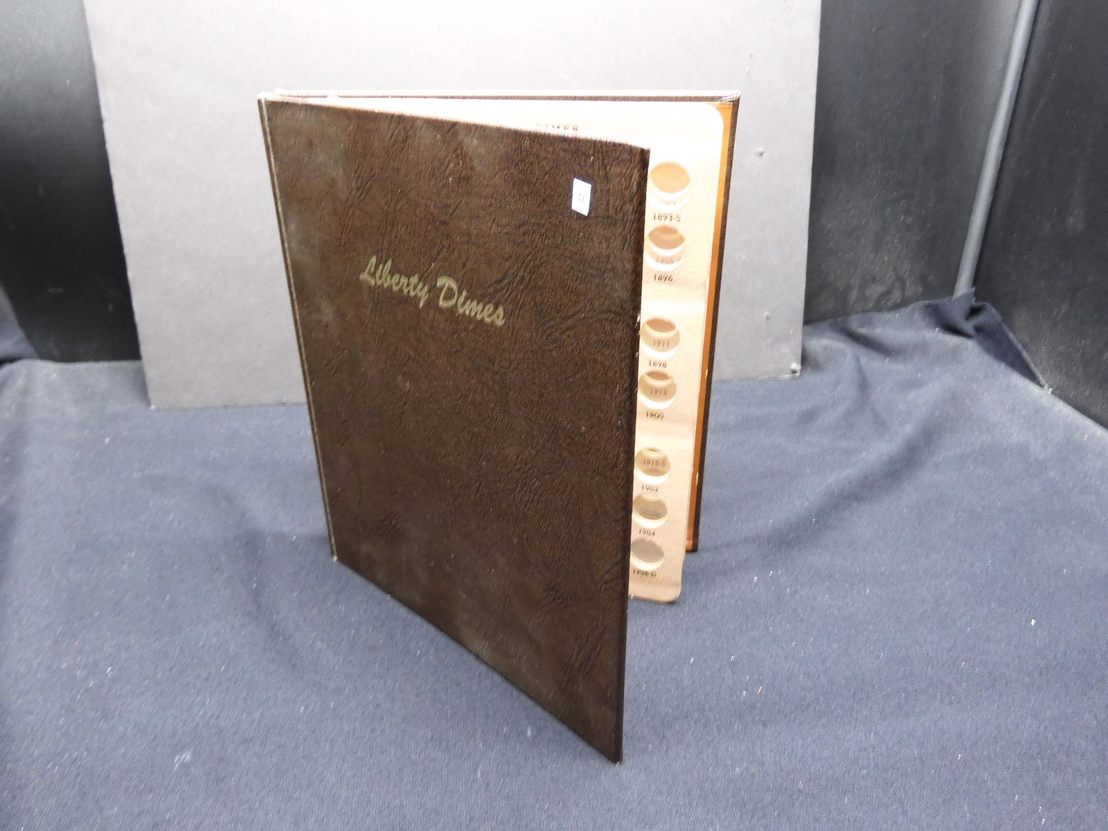 1892-1916 Barber Dimes Dansco 84 Coins Slide Album. (1 of 3)