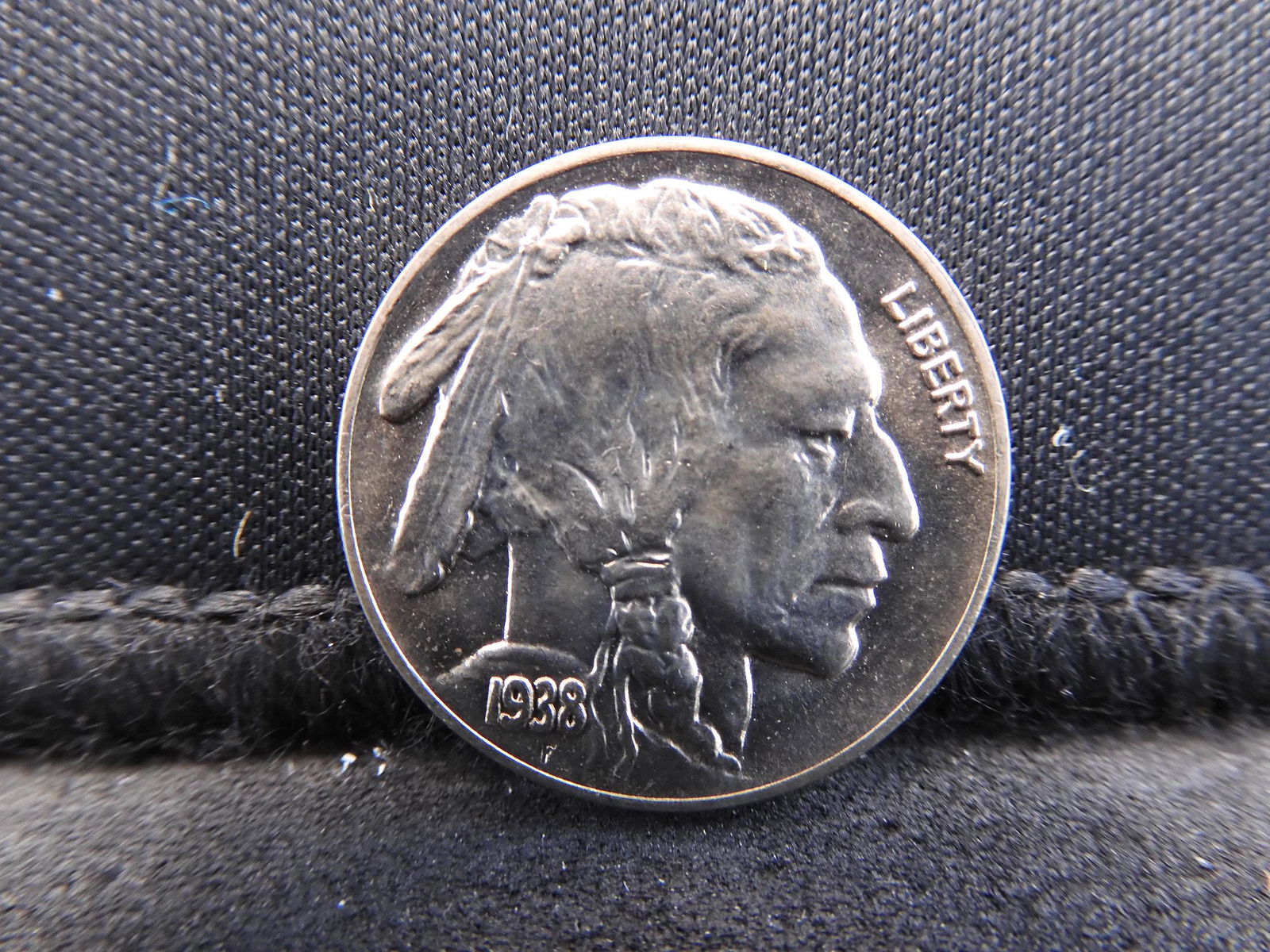 1938-D MS65 Gem Brilliant Uncirculated Buffalo Nickel. (1 of 2)