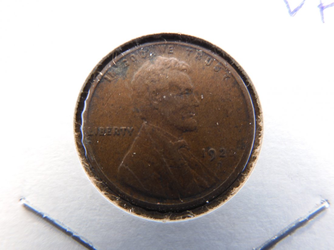 1922-D Lincoln Cent.  Nice VF.  Semi-Key (1 of 3)