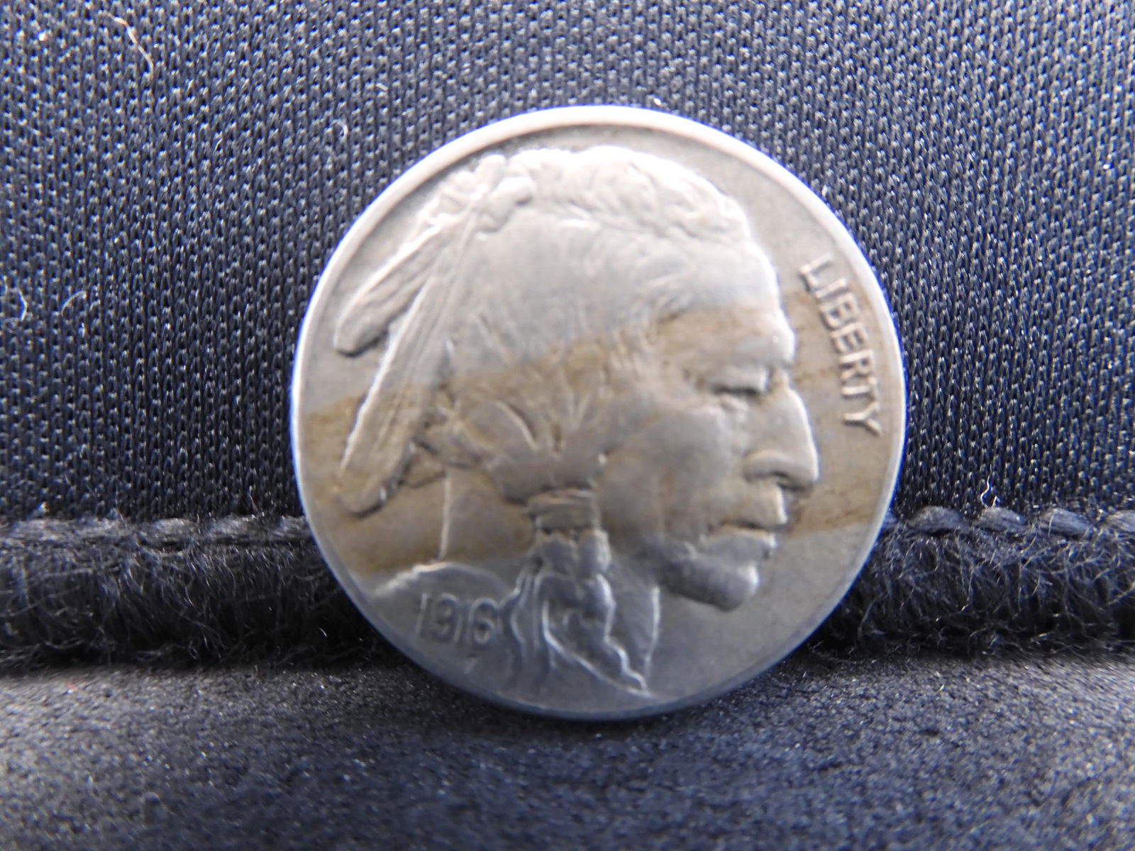 1916 High Grade Full Horn Buffalo Nickel. (1 of 2)