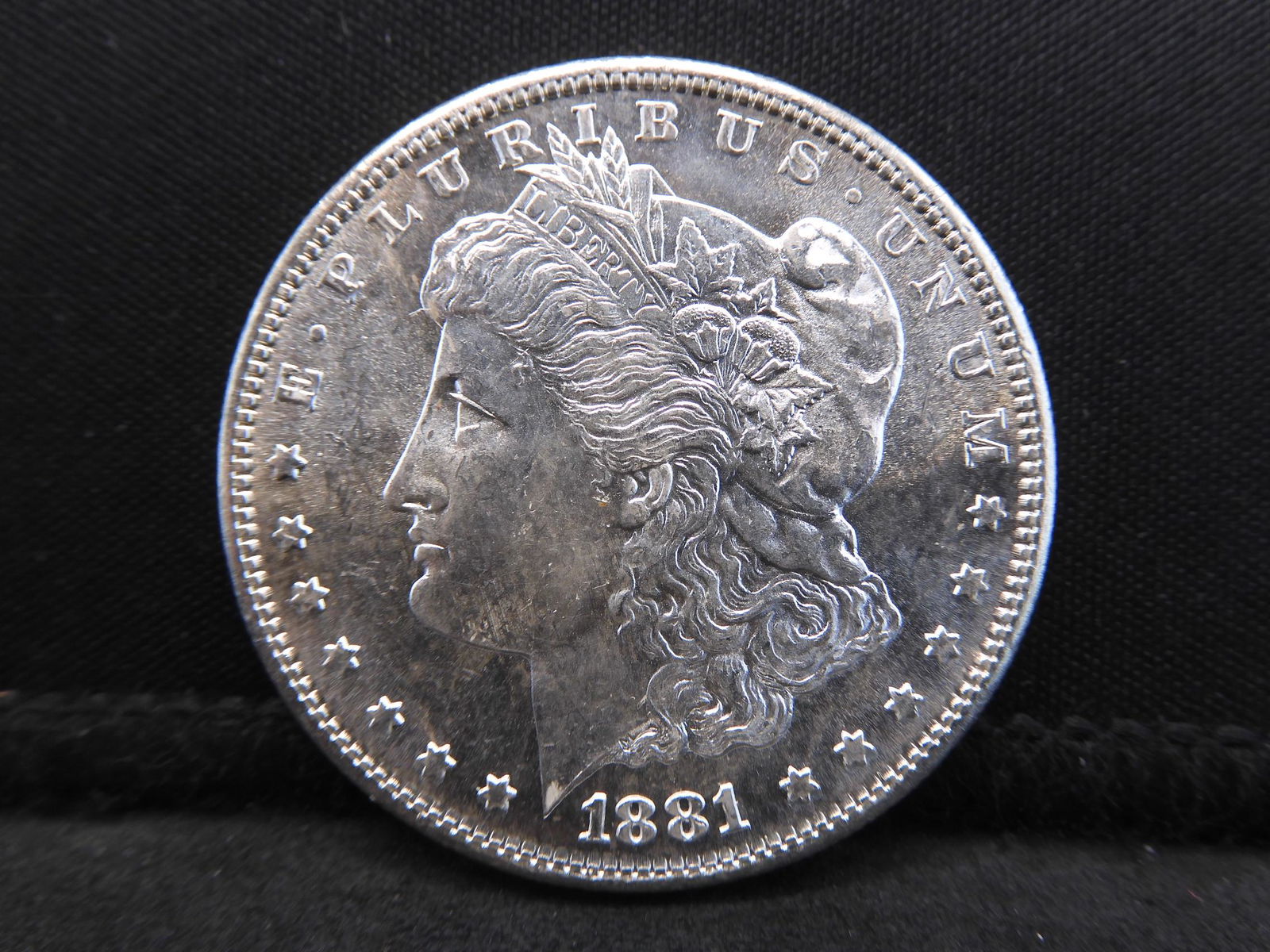 CHOICE BU 1881-S Morgan Dollar Brilliant Luster (1 of 2)