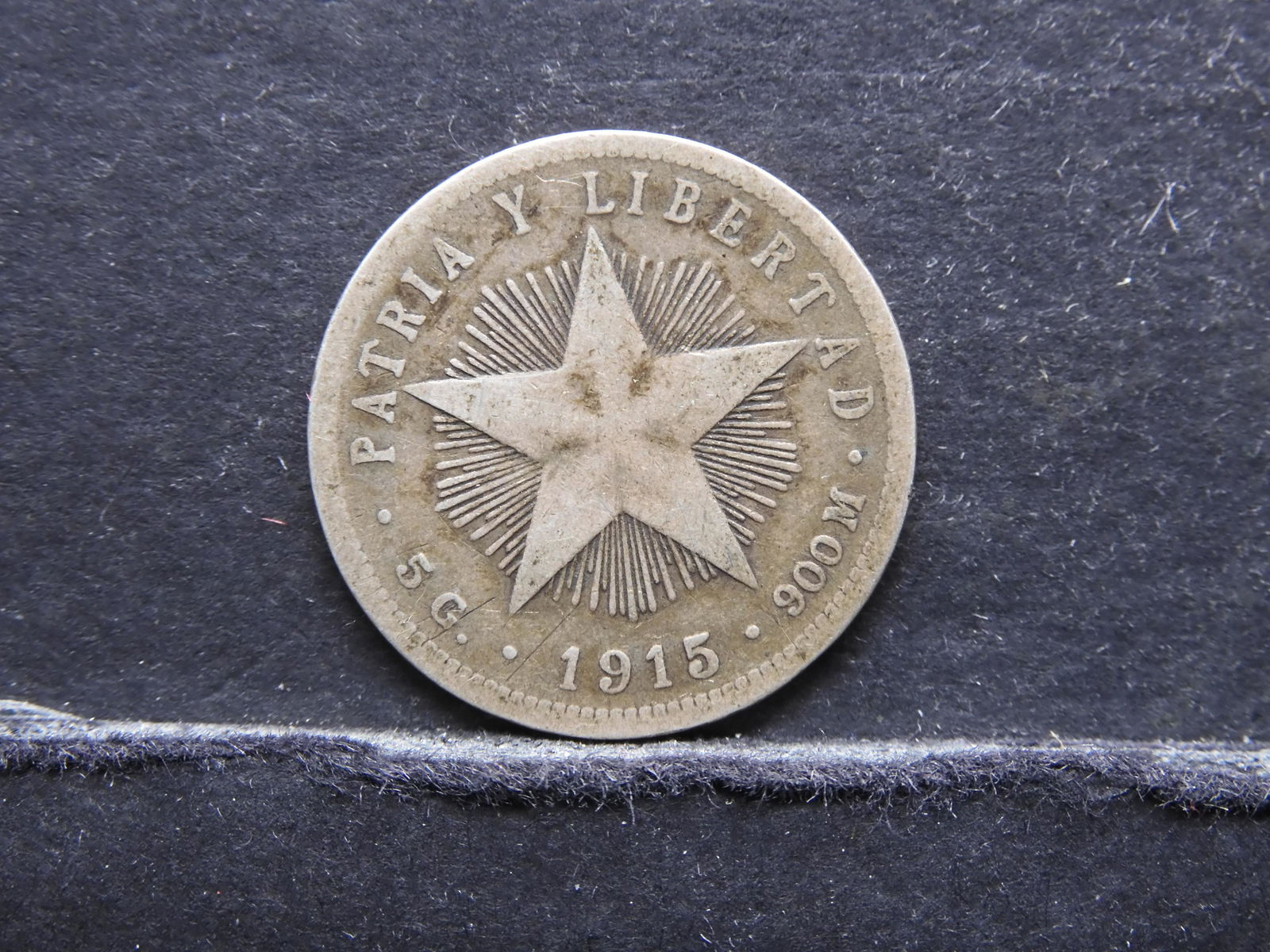 1915 Silver 20 Centavos Cuba "Better Date" (1 of 2)