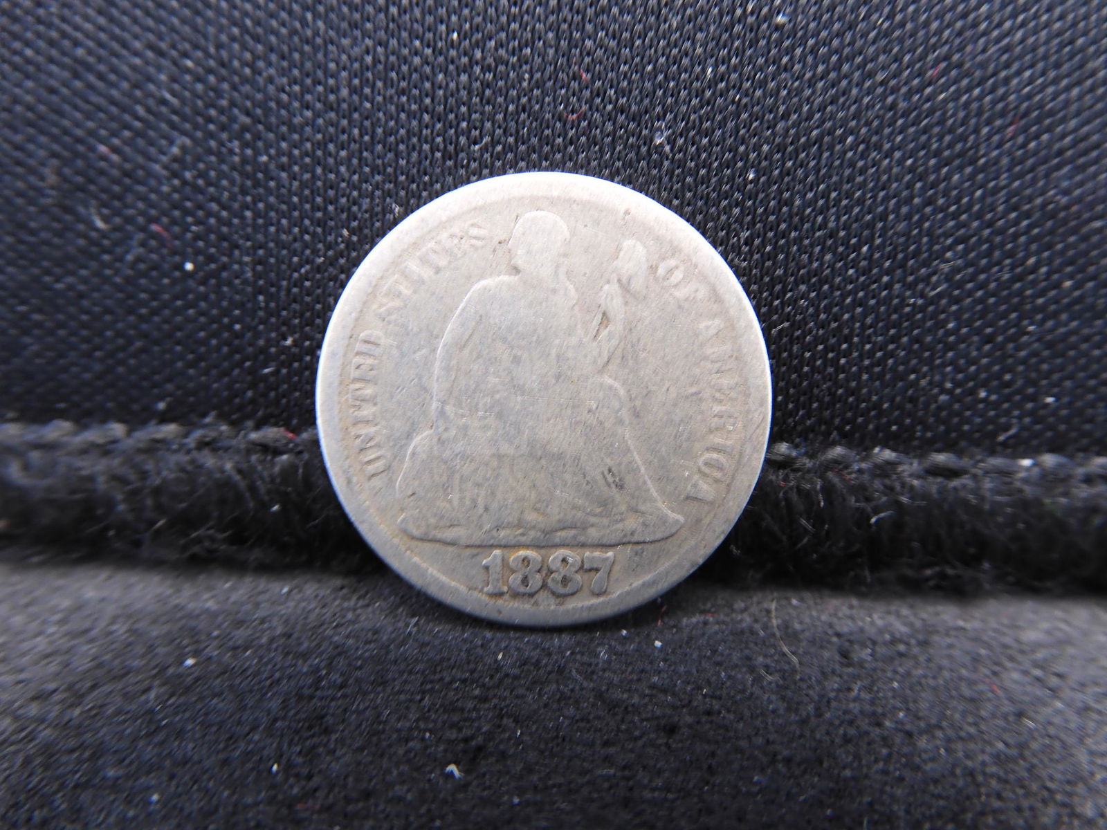 1887 Seated Liberty Silver Dime (1 of 2)