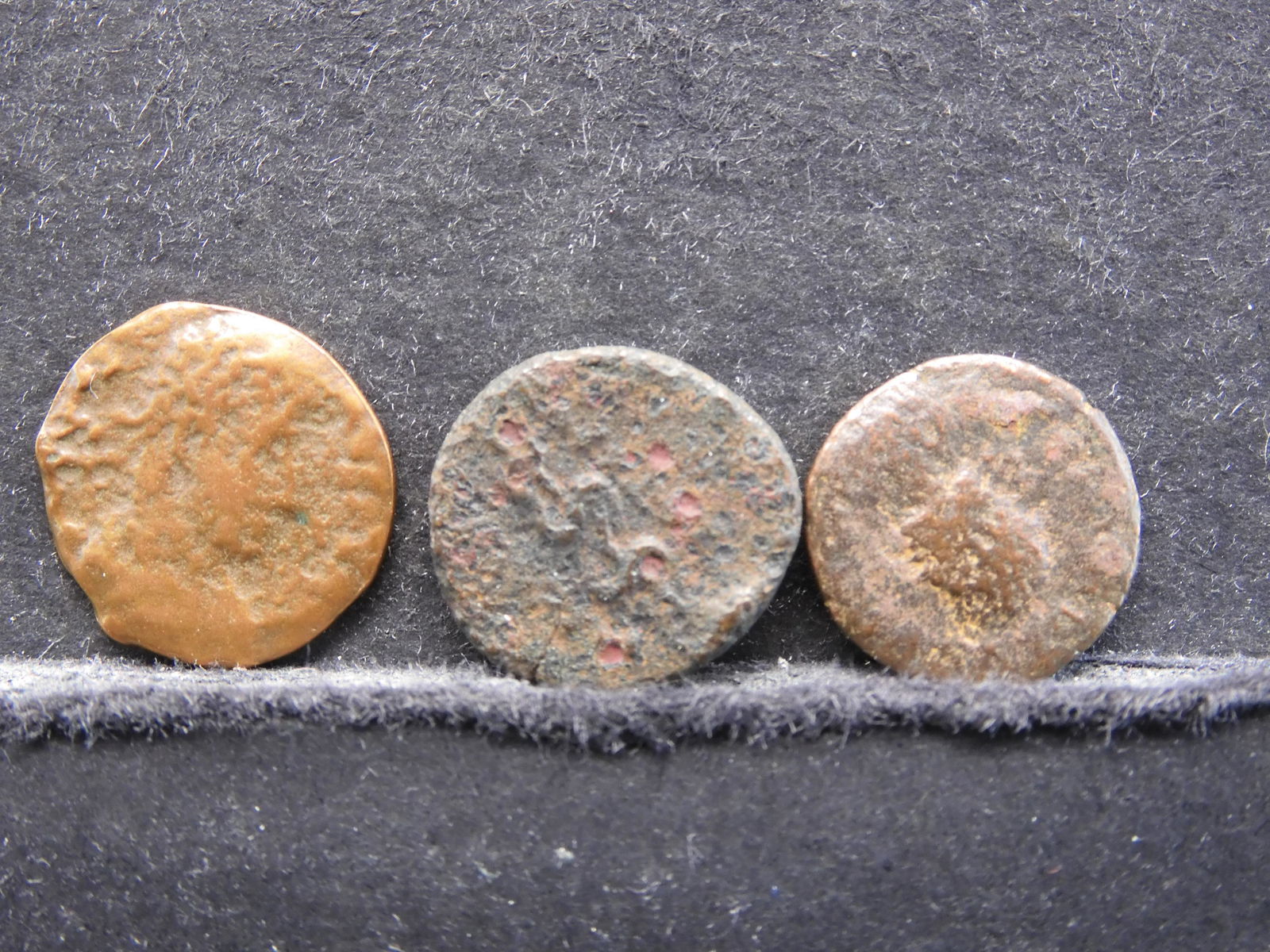 175-330 AD (3) NICE ANCIENT ROMAN COIN'S (OVER 1,600 (1 of 2)
