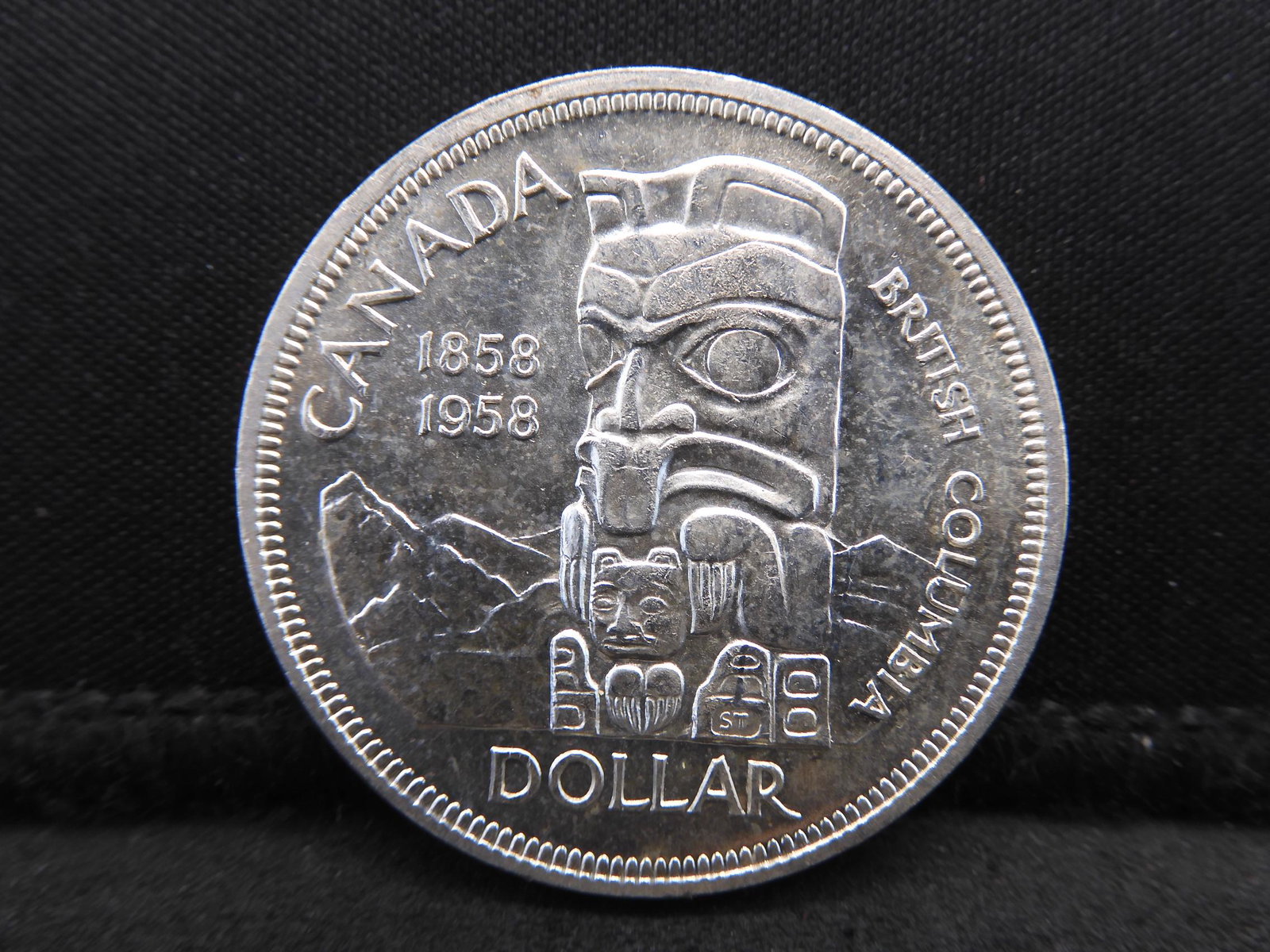 MS 62 1958 Totem Canadian Silver Dollar: MS 62 1958 Totem Canadian Silver Dollar