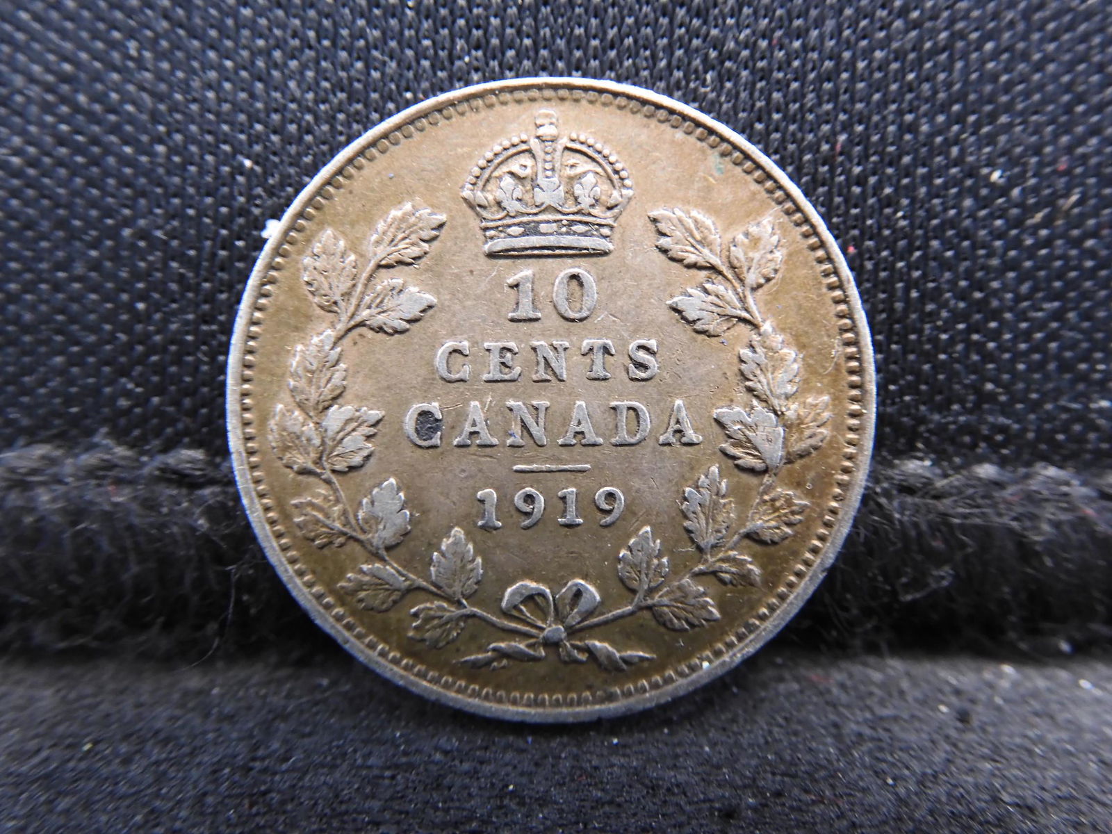 1919 EF 40 Canadian Silver Dime (1 of 2)
