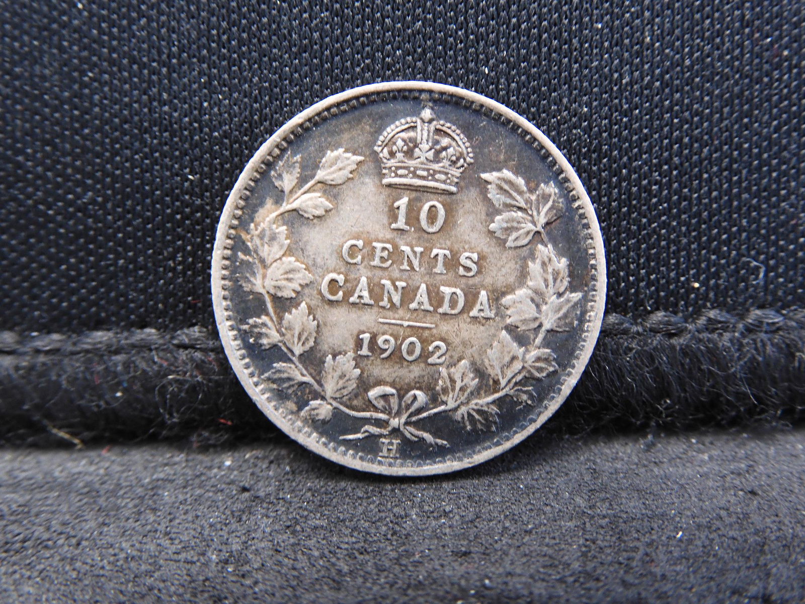1902 EF 40 Canadian Silver Dime (1 of 2)