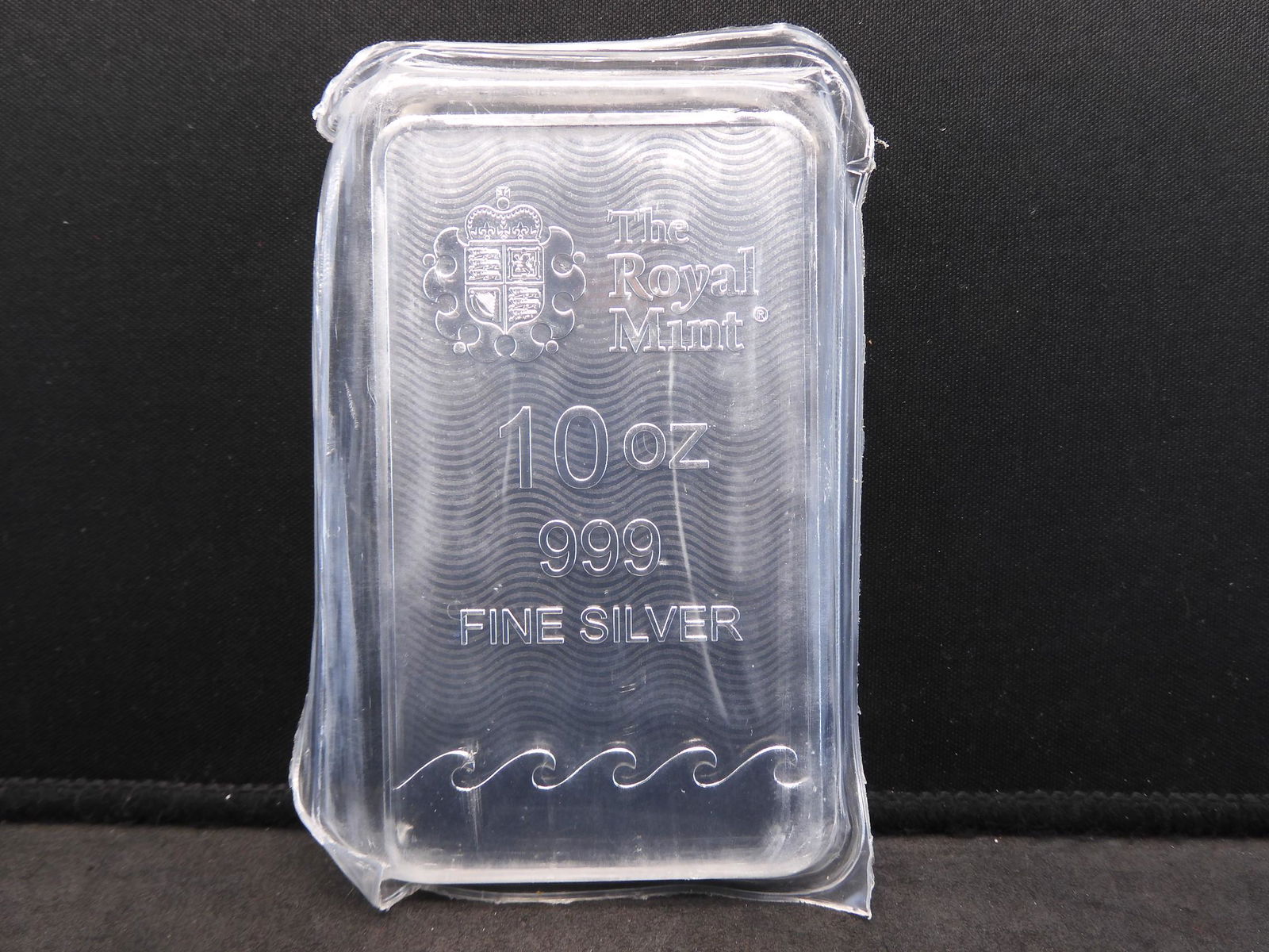 Royal British Mint 10 Ounce .999 Silver Bar Sealed (1 of 2)