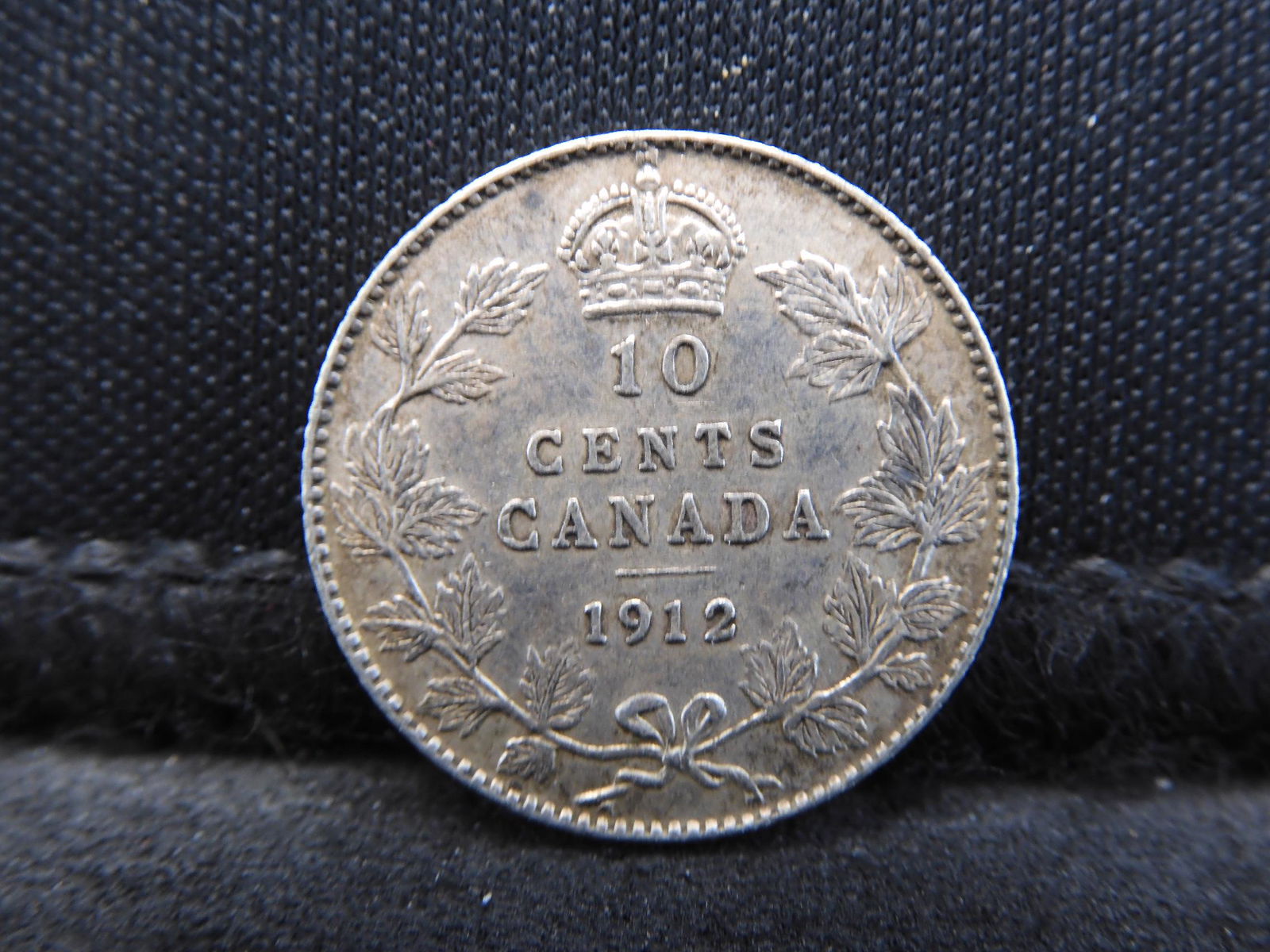 AU 1912 Canadian Silver Dime (1 of 2)