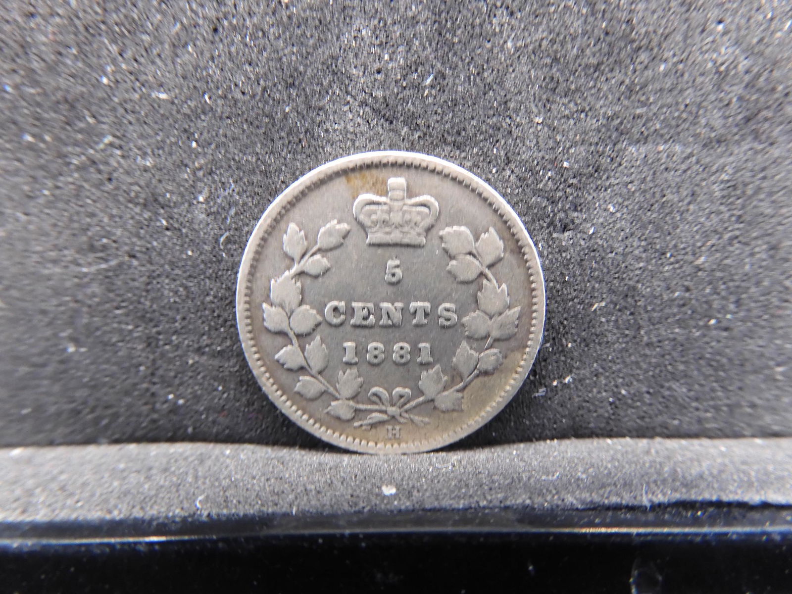 XF 1881 H Canadian Silver 5 Cents (1 of 2)